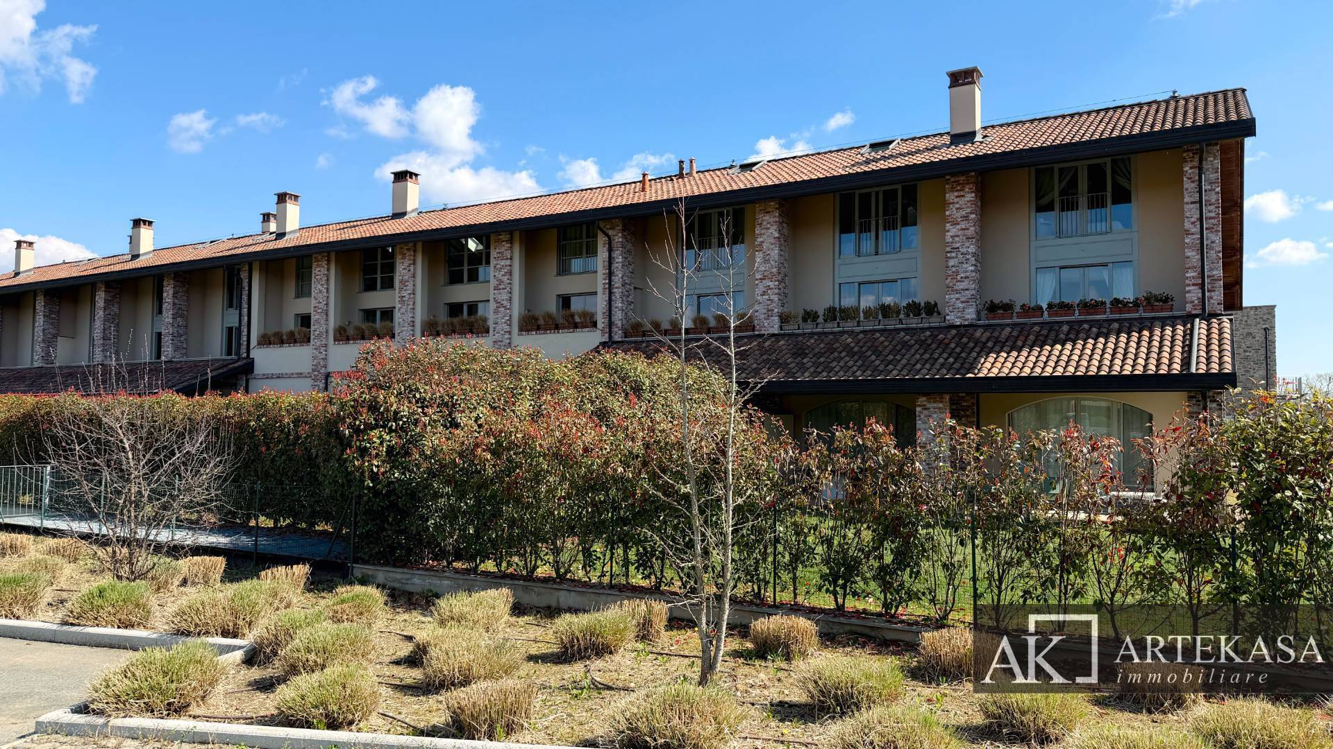 3 LOCALI in vendita a Bogogno