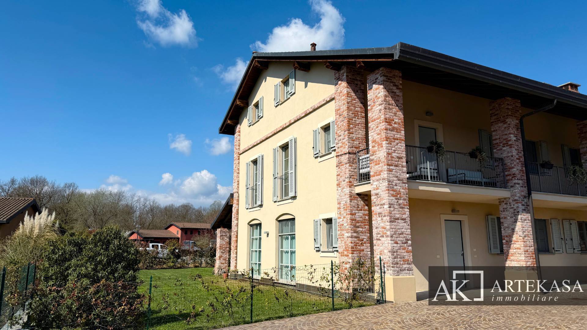 3 LOCALI in vendita a Bogogno