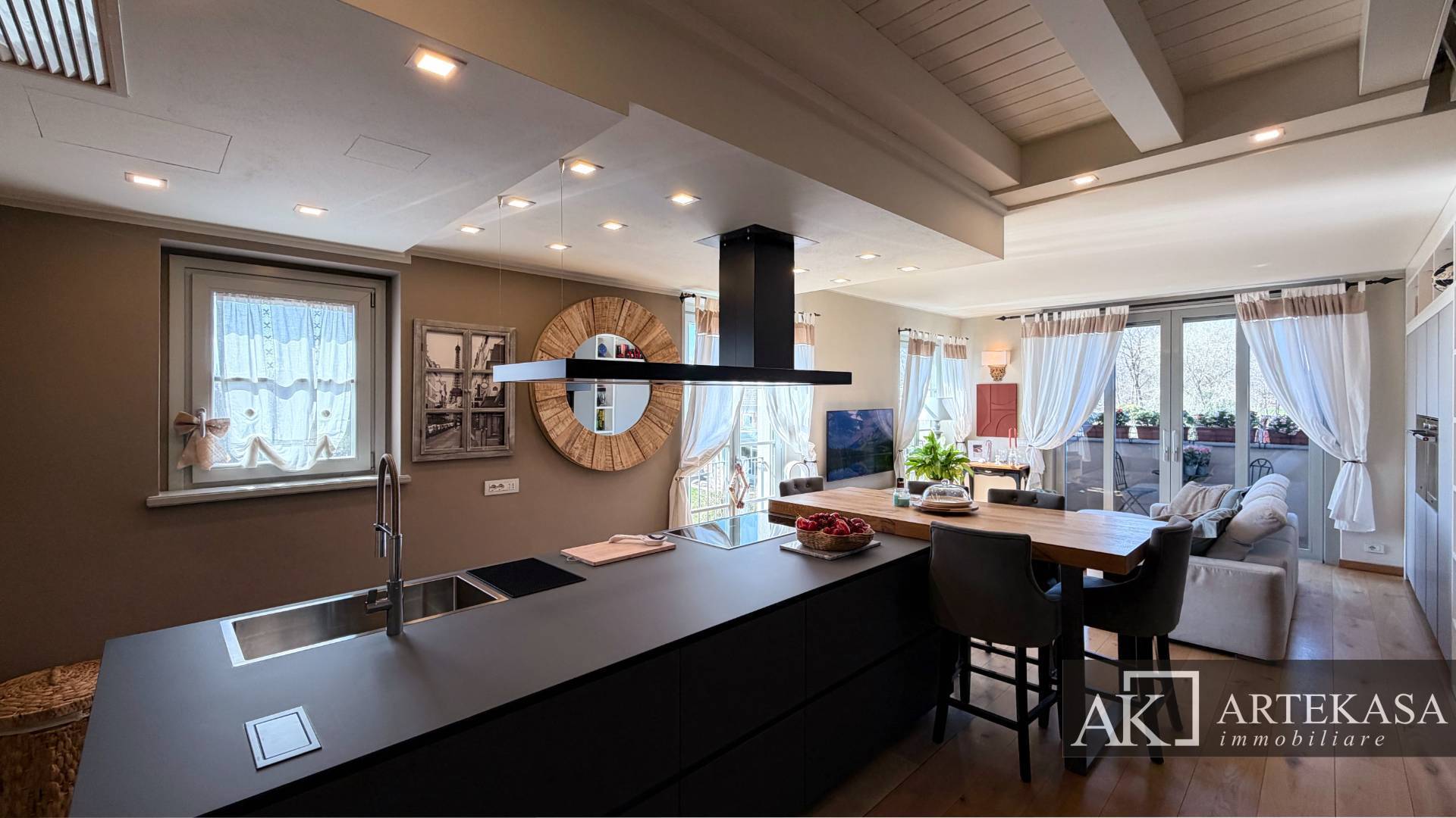 3 LOCALI in vendita a Bogogno