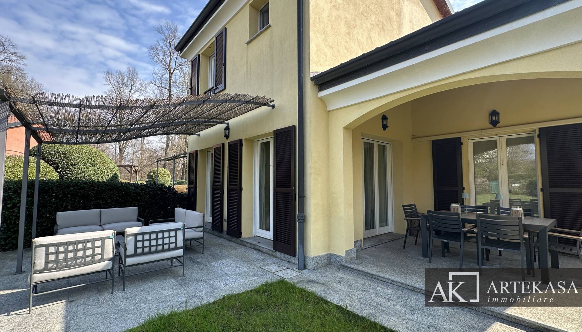 Villa in vendita a Bogogno