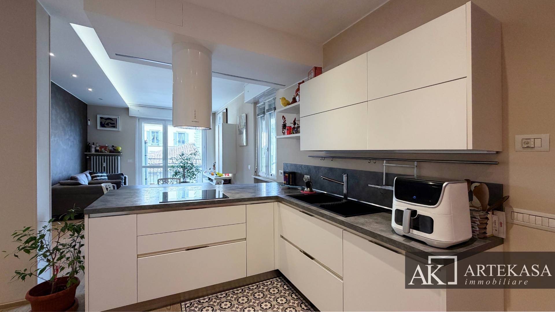 3 LOCALI in vendita a Novara, 1 - Centro