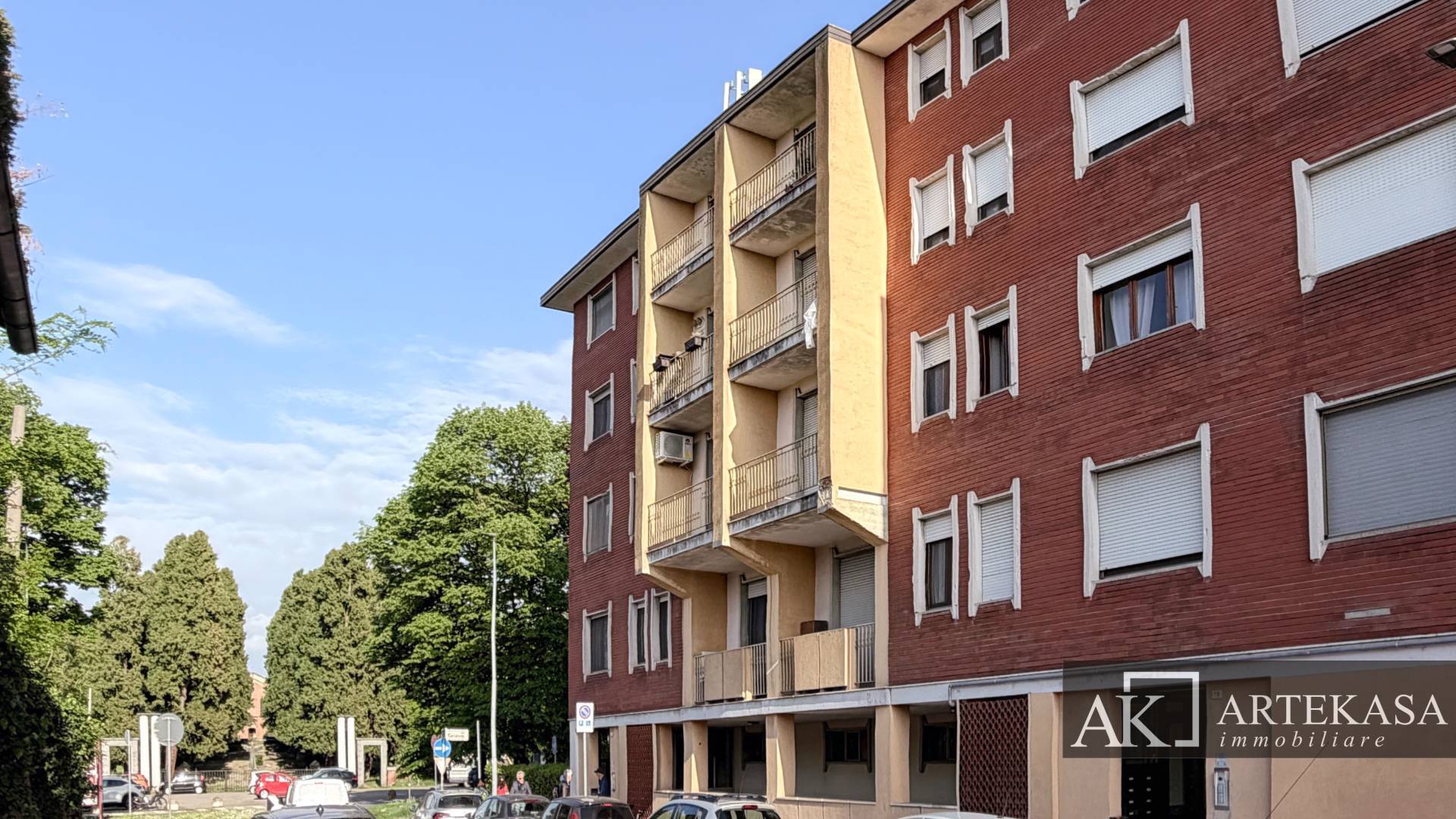 3 LOCALI in vendita a Novara, 2 - Porta Mortara