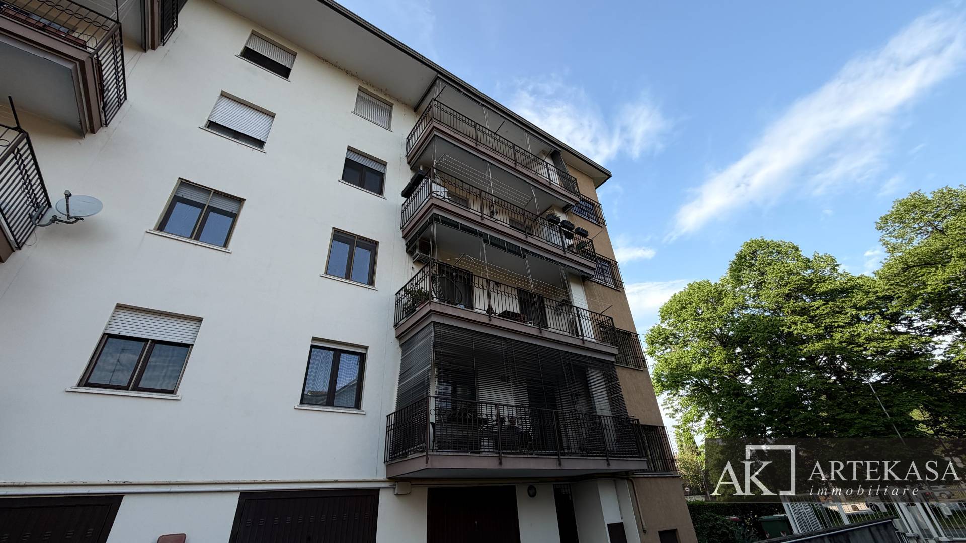 3 LOCALI in vendita a Novara, 2 - Porta Mortara