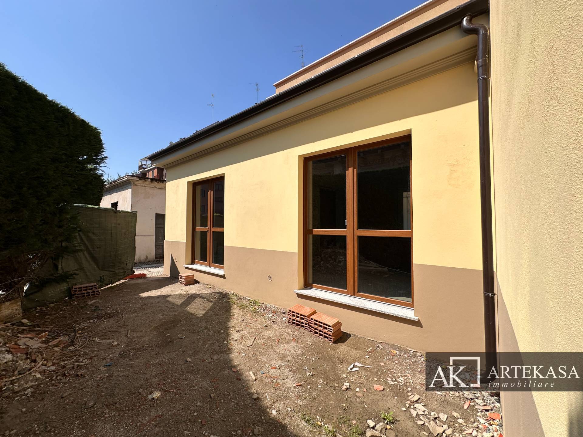 3 LOCALI GIARDINO in vendita a Novara, 3 - Sacro Cuore