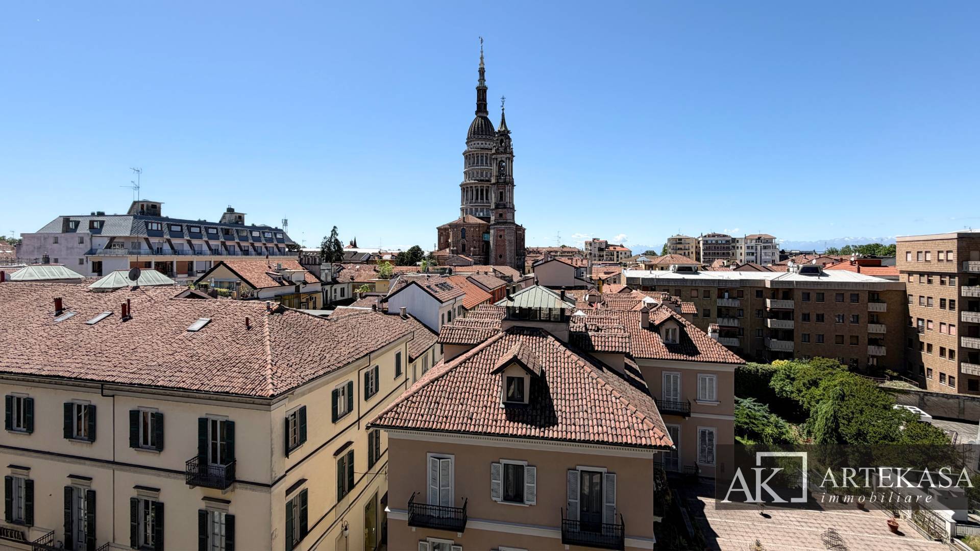 5 LOCALI in vendita a Novara, 1 - Centro