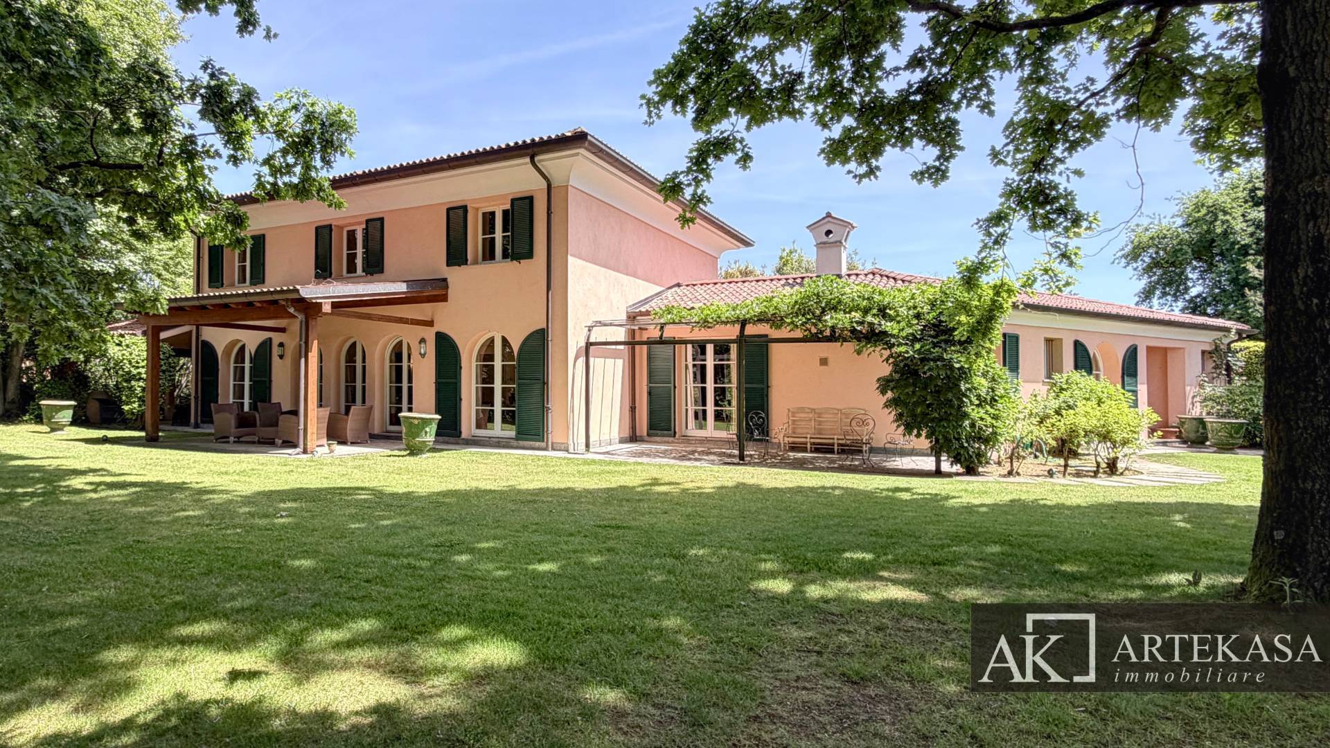 Villa in vendita a Bogogno