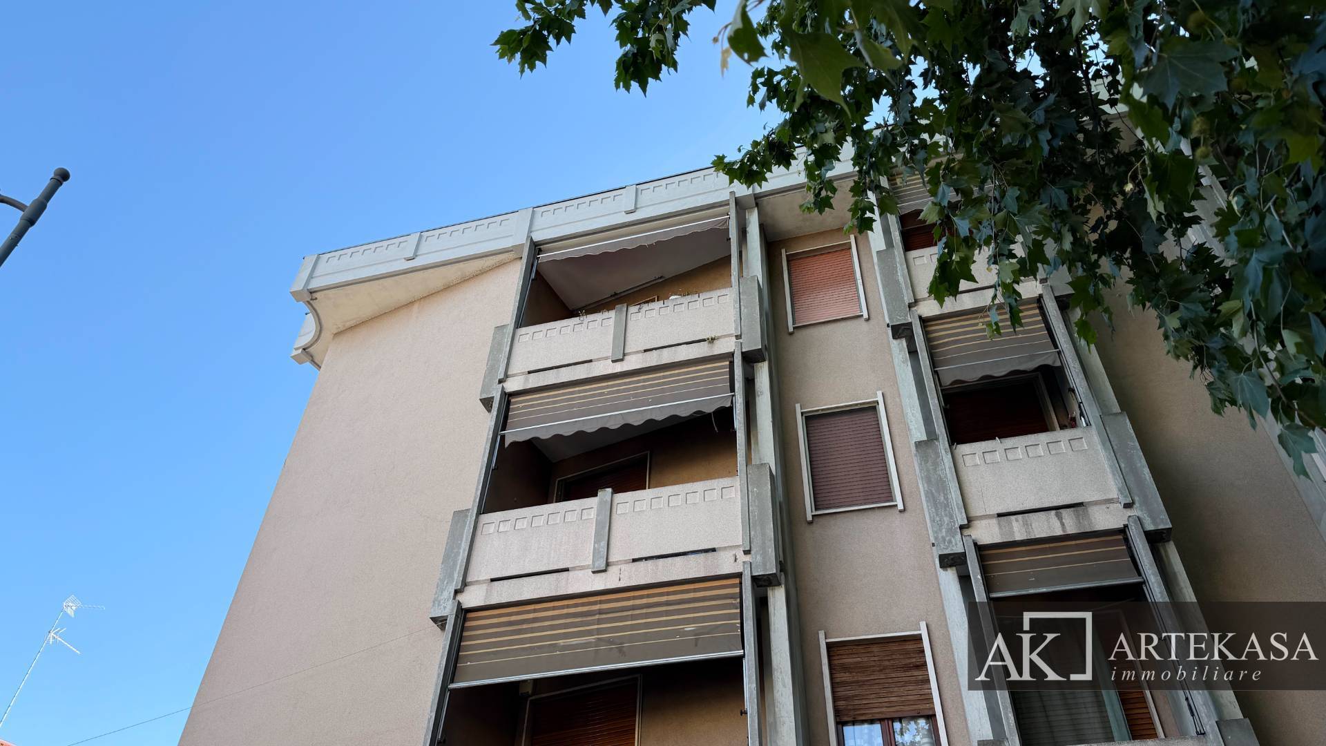 3 LOCALI in vendita a Trecate