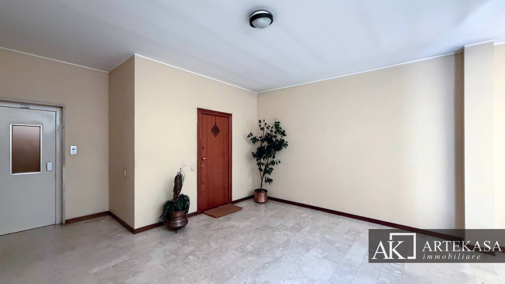 3 LOCALI in vendita a Trecate