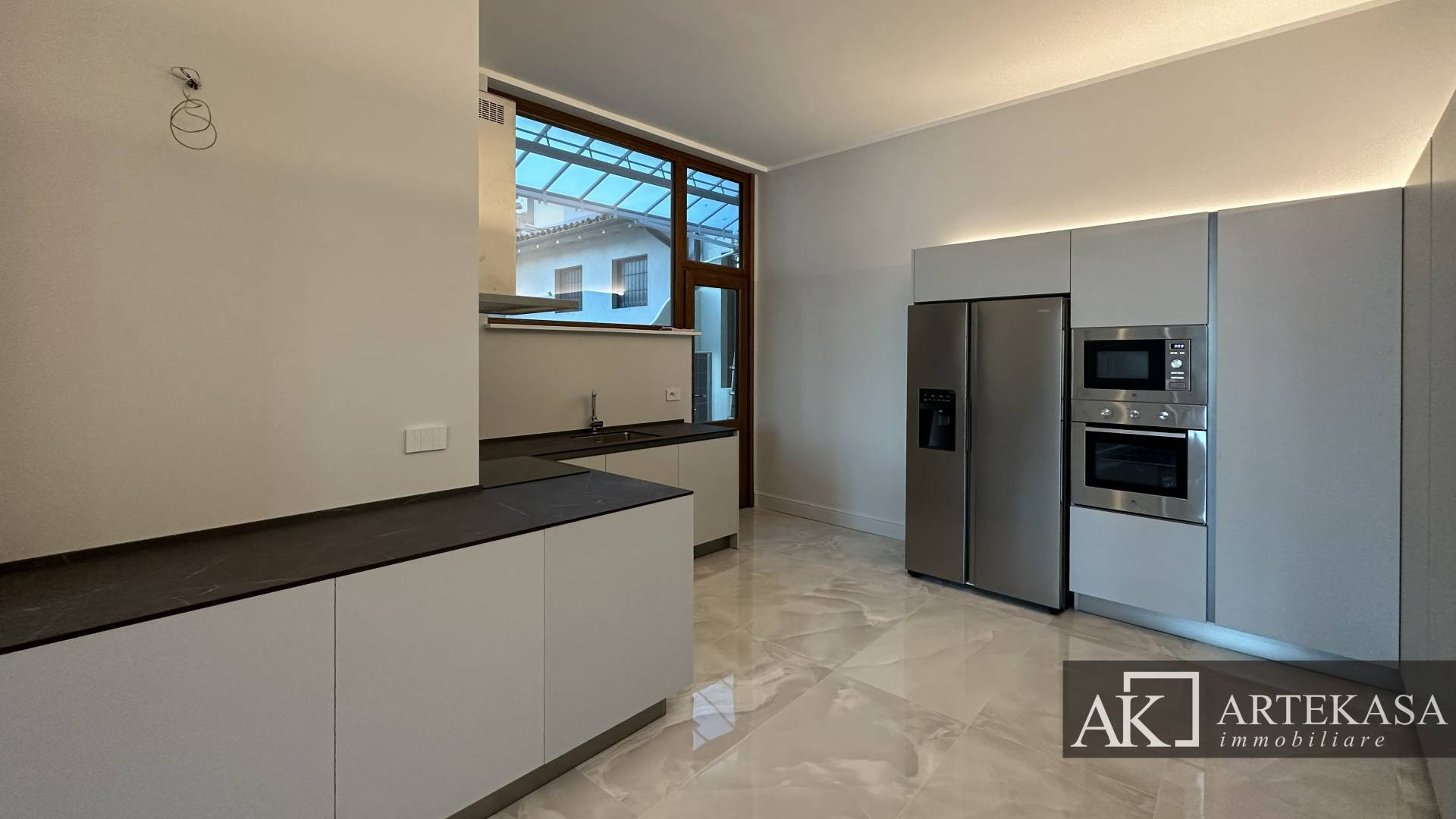 4 LOCALI in affitto a Arona