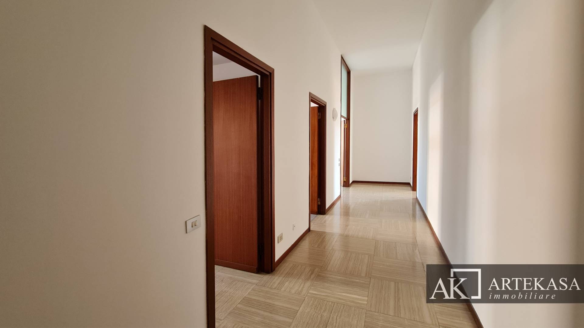 4 LOCALI in affitto a Novara, 1 - Centro