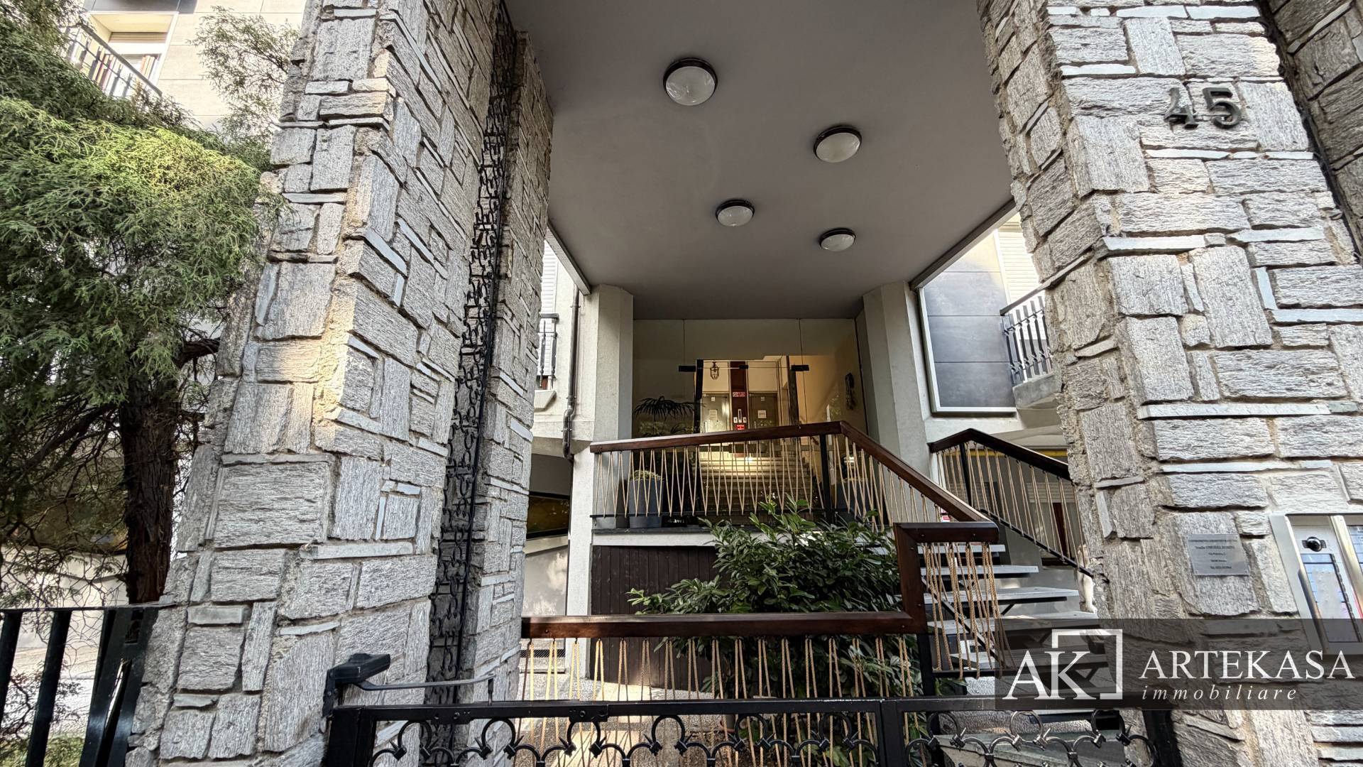 3 LOCALI in vendita a Novara, 12 - San Paolo - Zona Agogna