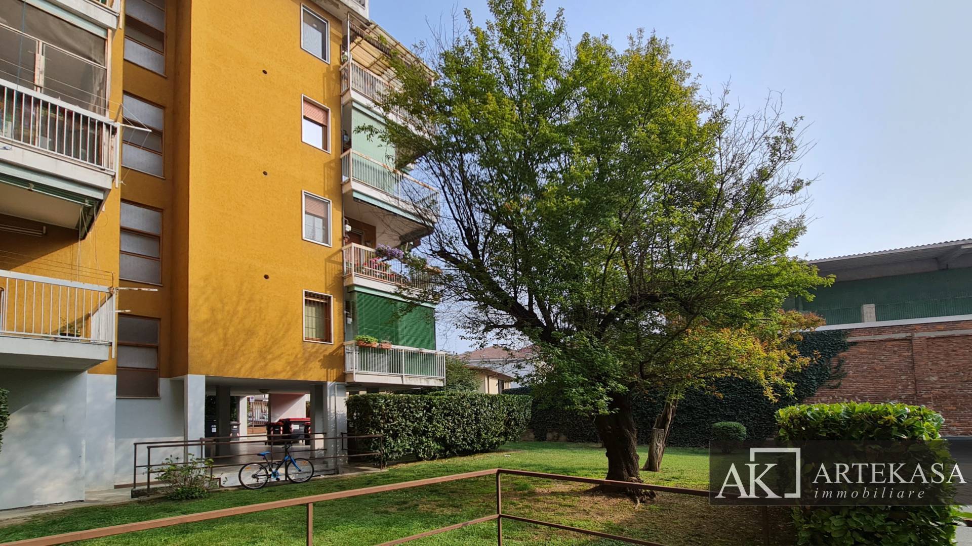 3 LOCALI in vendita a Novara, 3 - Sacro Cuore