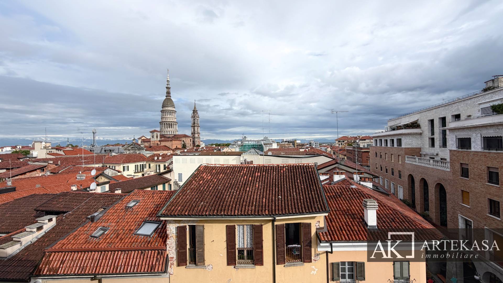 4 LOCALI in vendita a Novara, 1 - Centro
