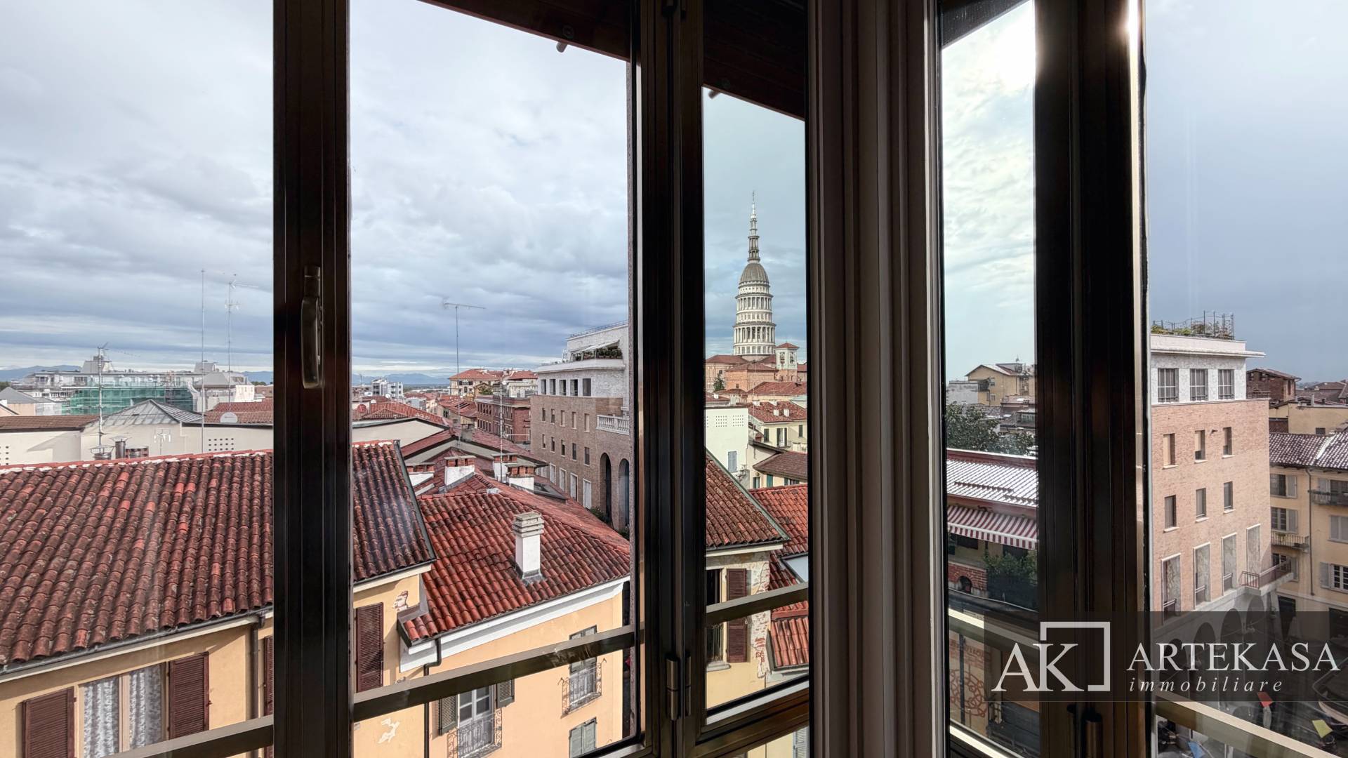 4 LOCALI in vendita a Novara, 1 - Centro
