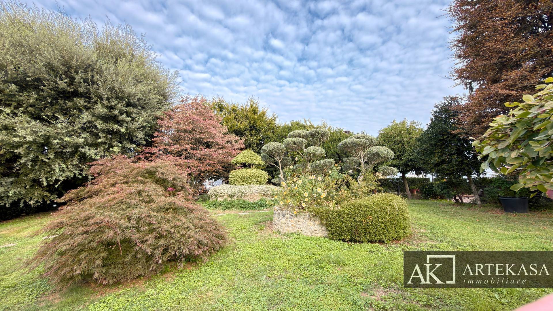 Villa bifamiliare in vendita a Pombia