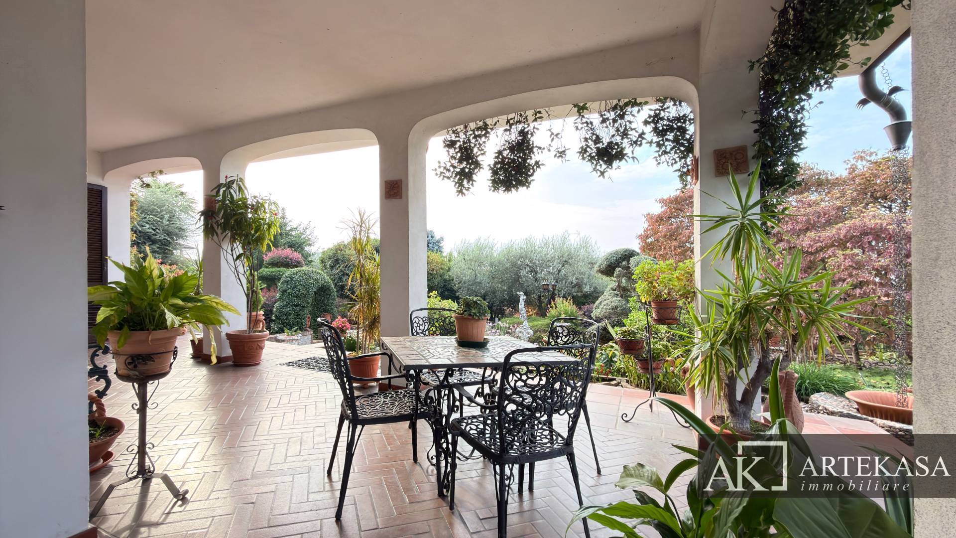 Villa in vendita a Pombia