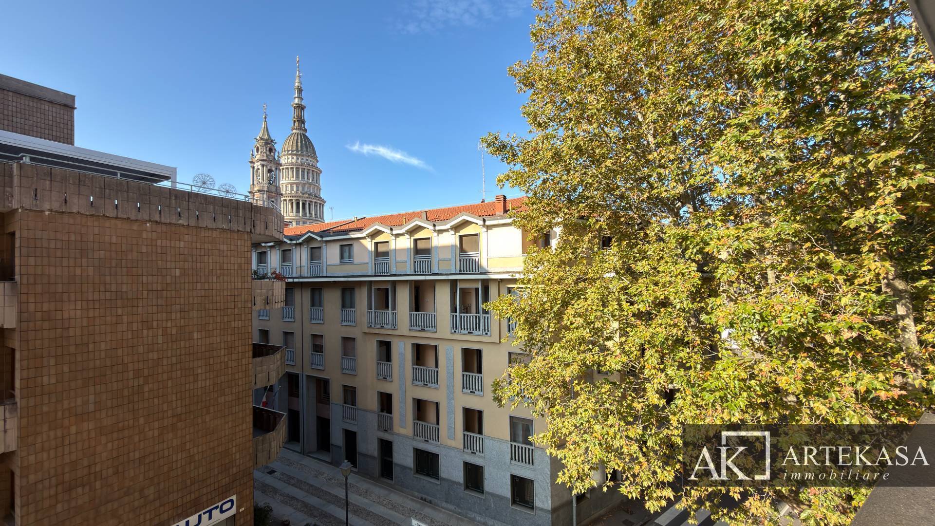 3 LOCALI in vendita a Novara, 1 - Centro