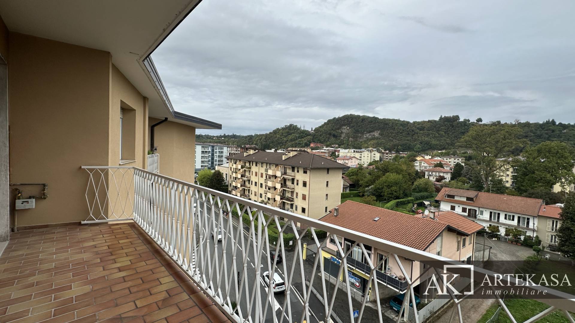 4 LOCALI in affitto a Arona