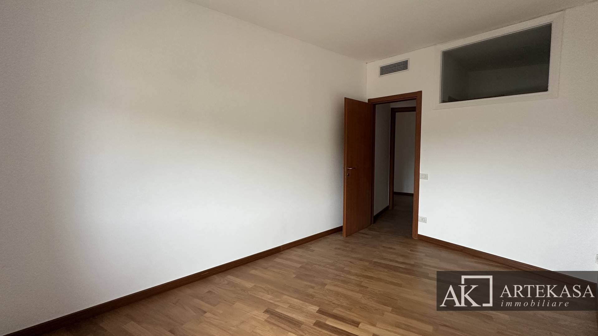 4 LOCALI in affitto a Arona