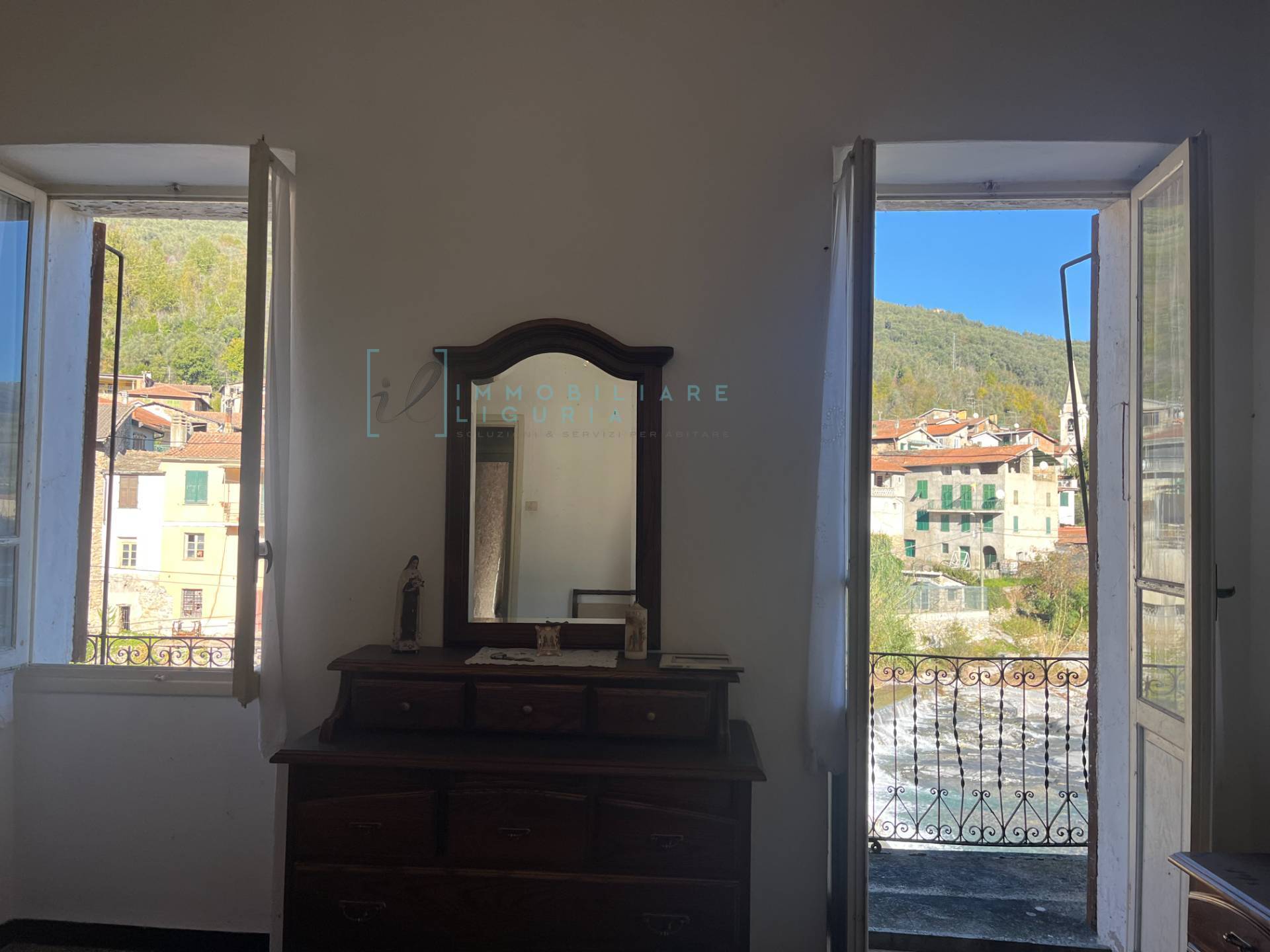 Appartamento in vendita a Vessalico