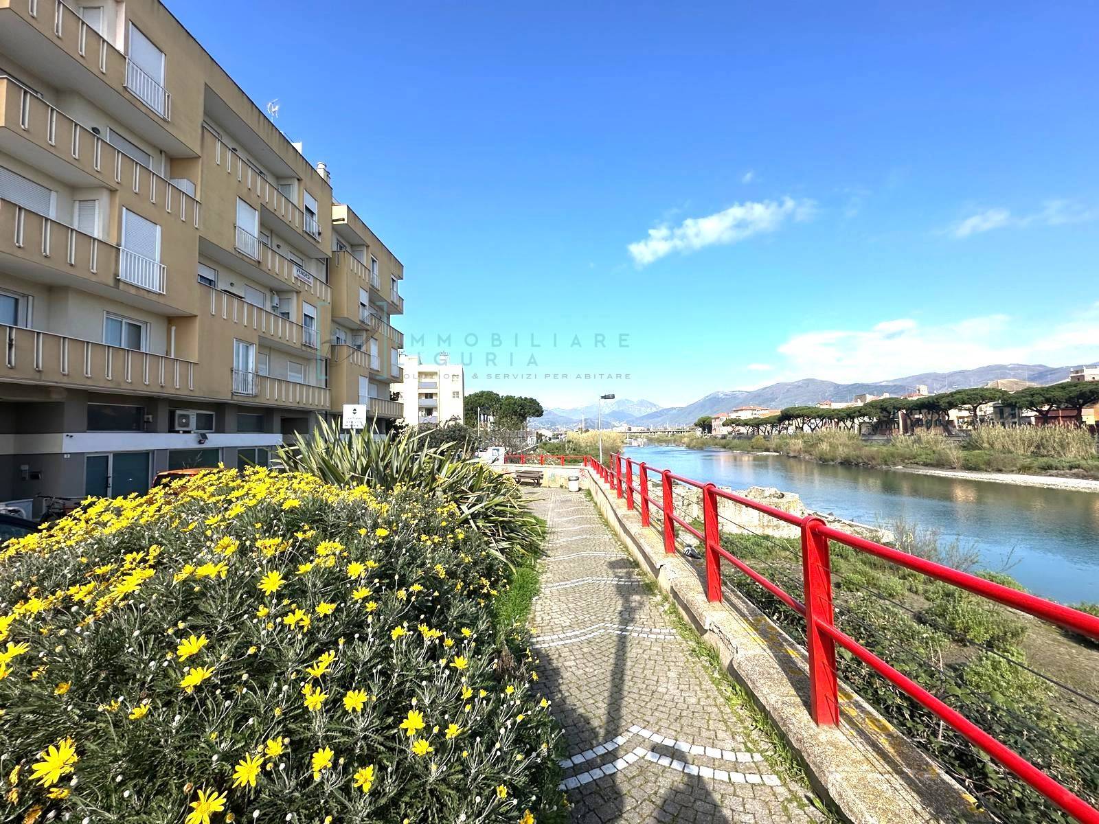 Appartamento in vendita a Albenga, Centro