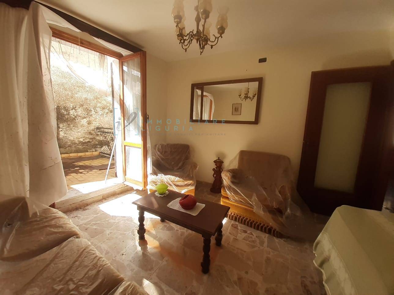 Appartamento in vendita a Rezzo, Cenova