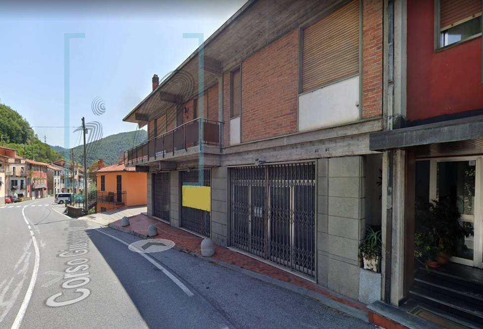 Locale commerciale in vendita a Pieve di Teco