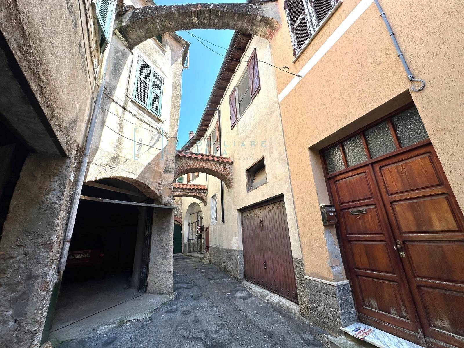 Rustico in vendita a Albenga, Lusignano
