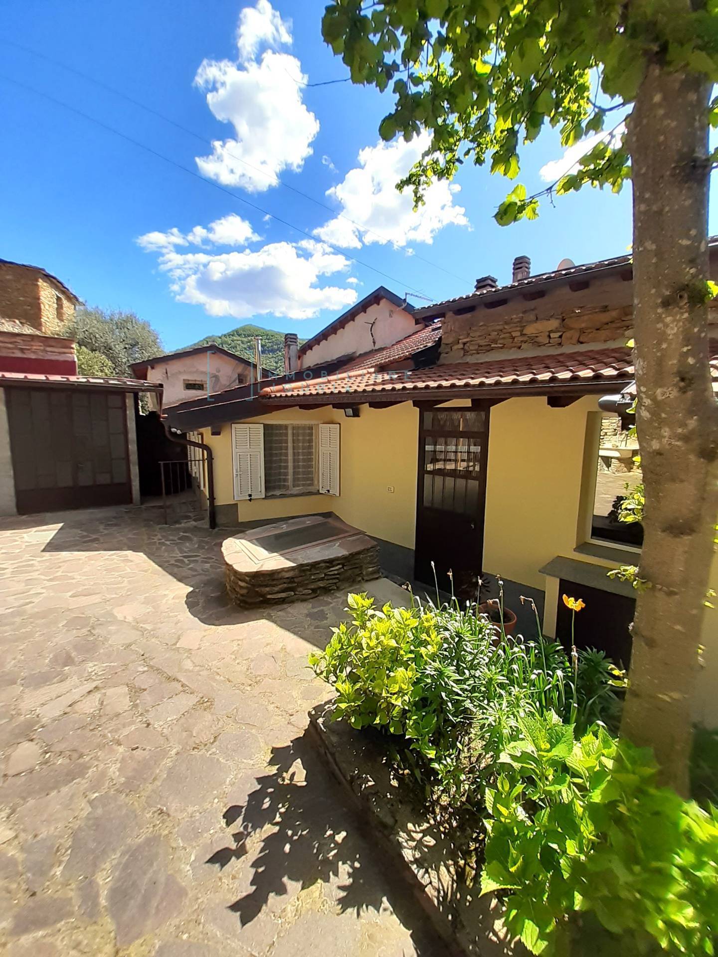 Rustico in vendita a Pieve di Teco, Trovasta