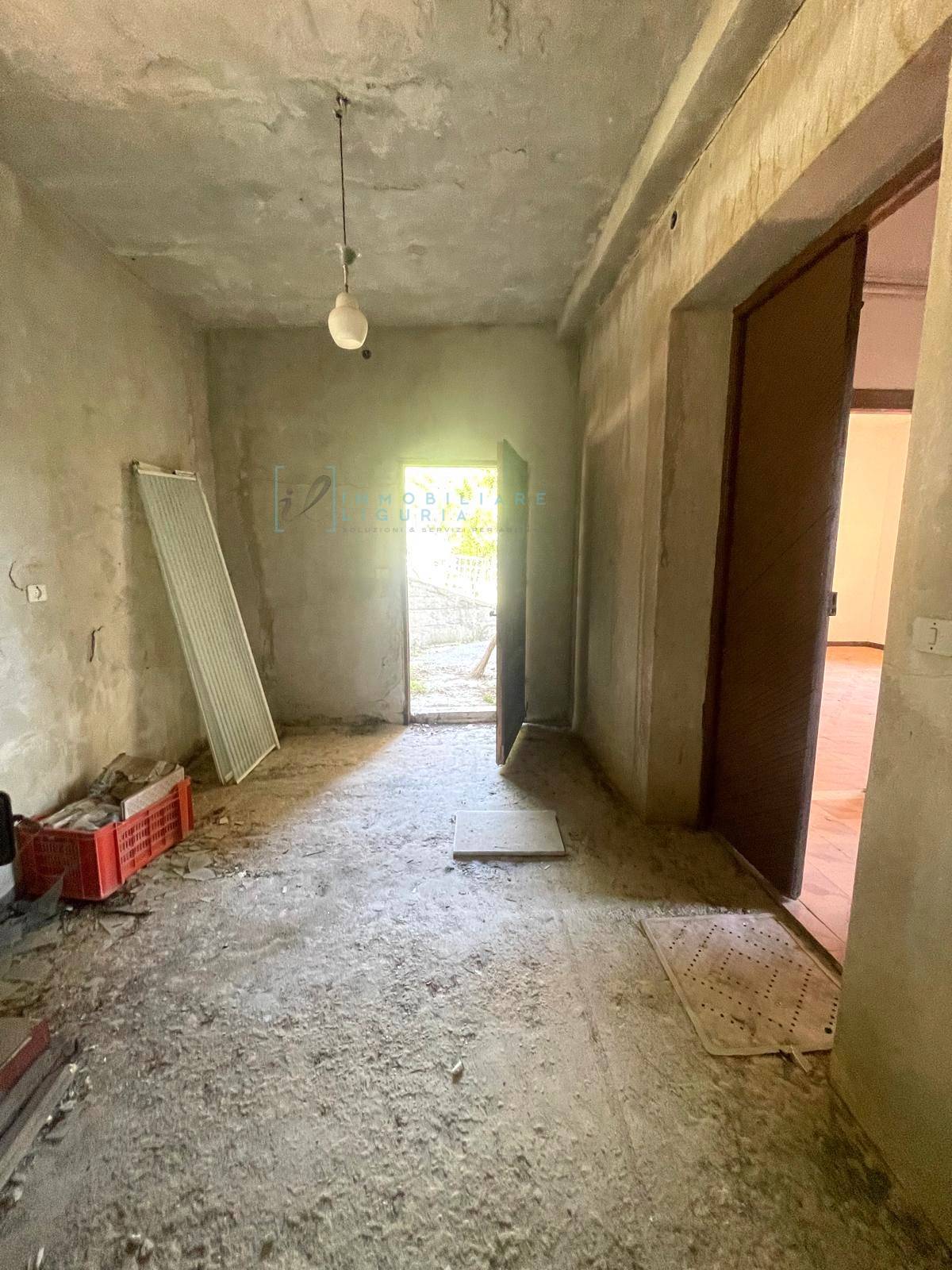 Casa singola in vendita a Pieve di Teco, Lovegno