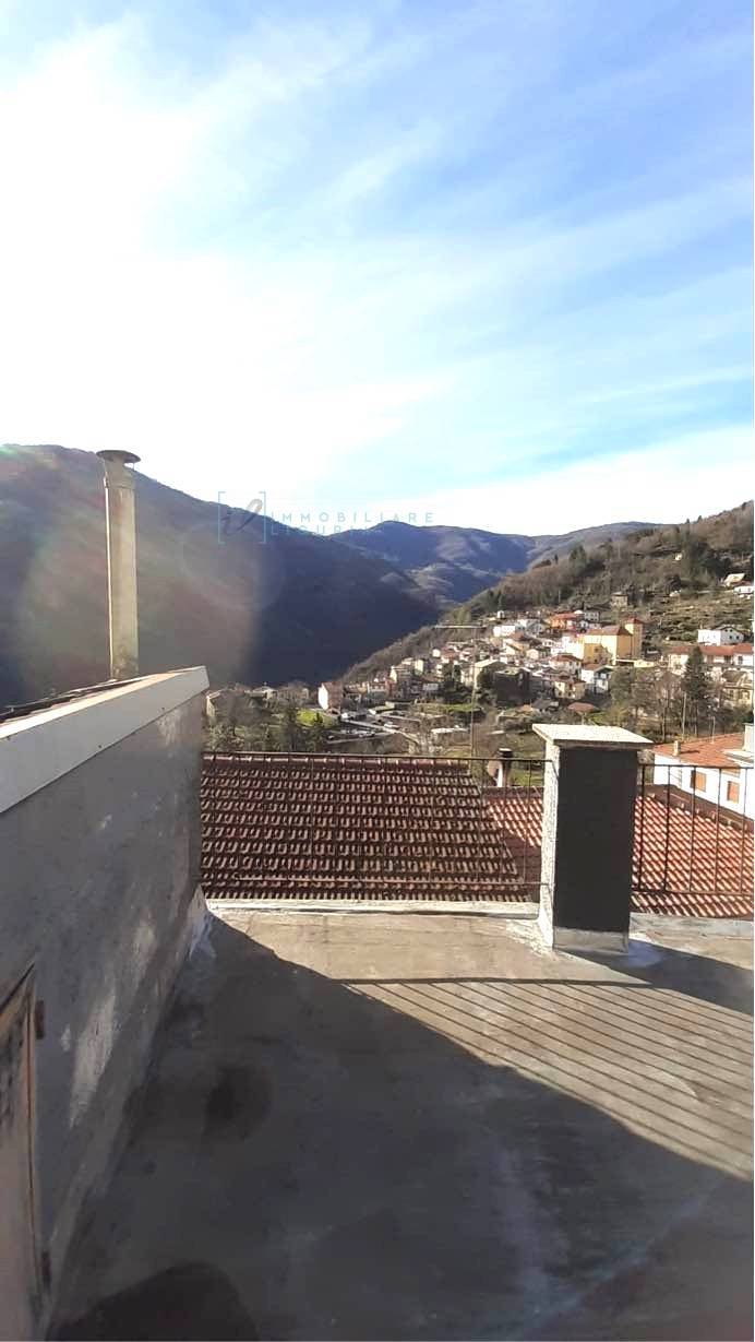 Rustico in vendita a Rezzo