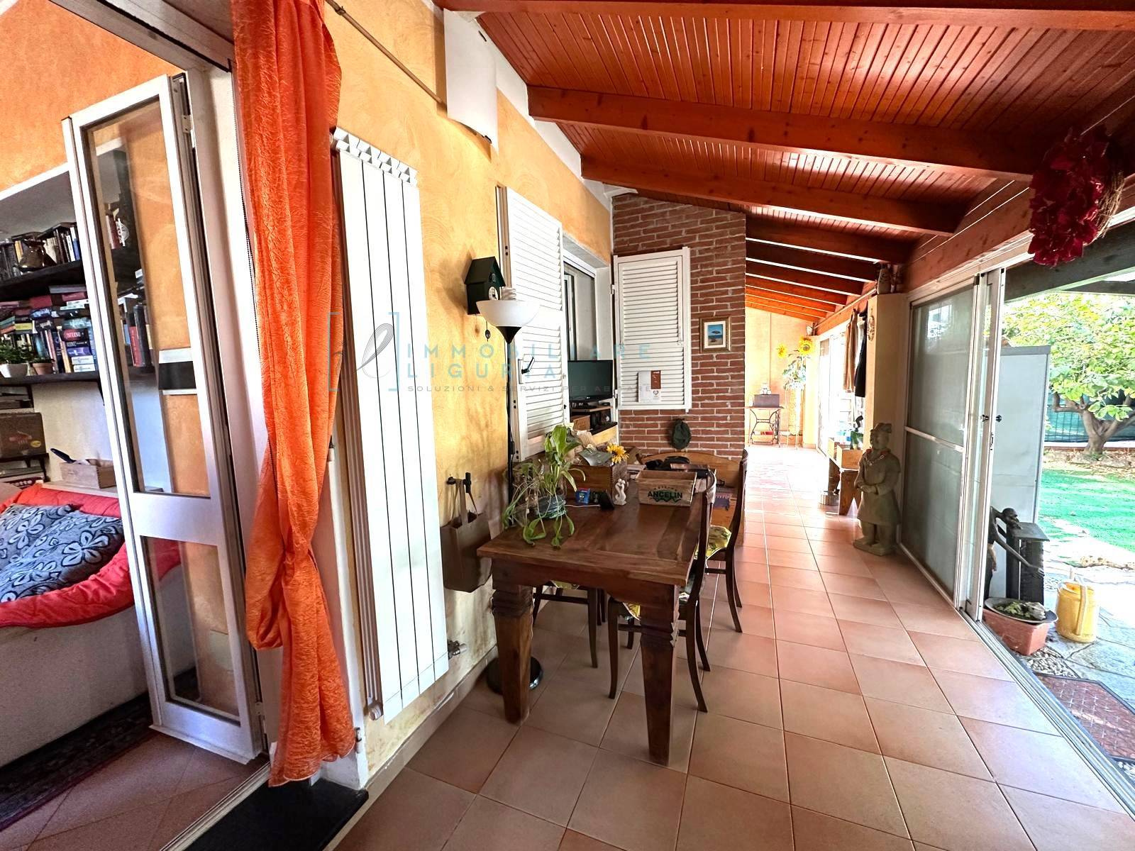 Casa singola in vendita a Albenga, Leca