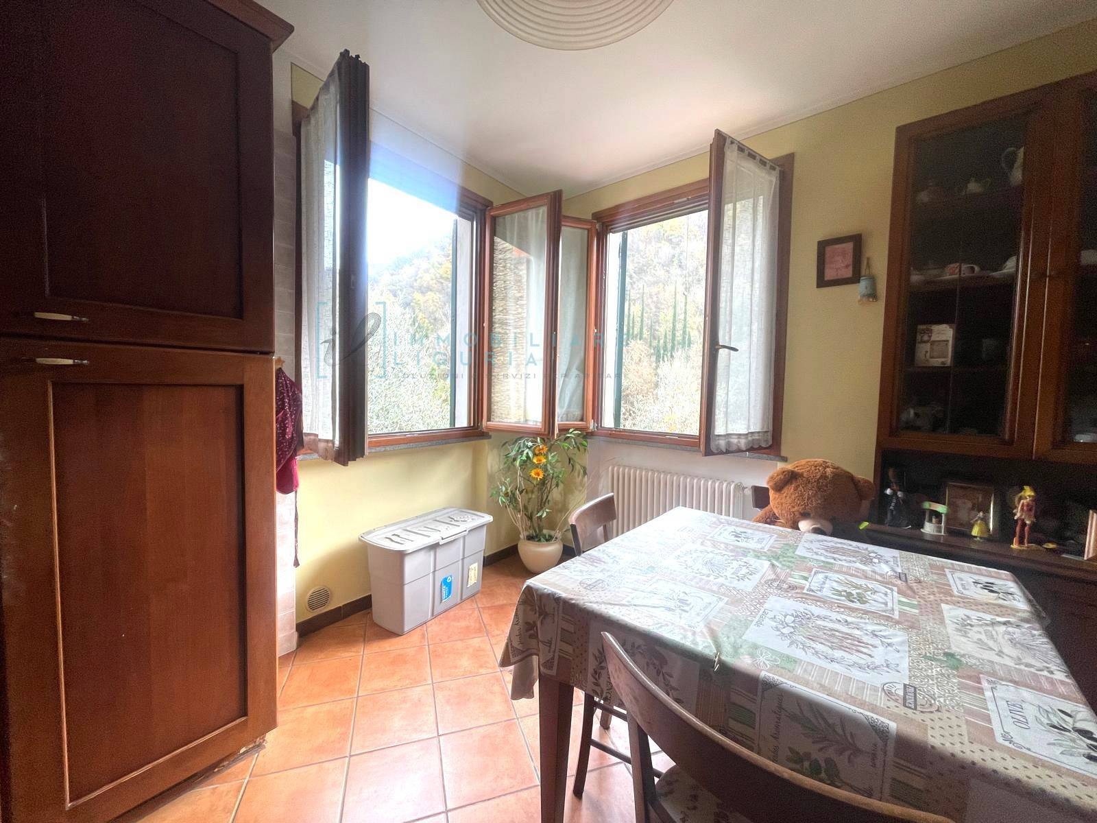 Appartamento in vendita a Vessalico