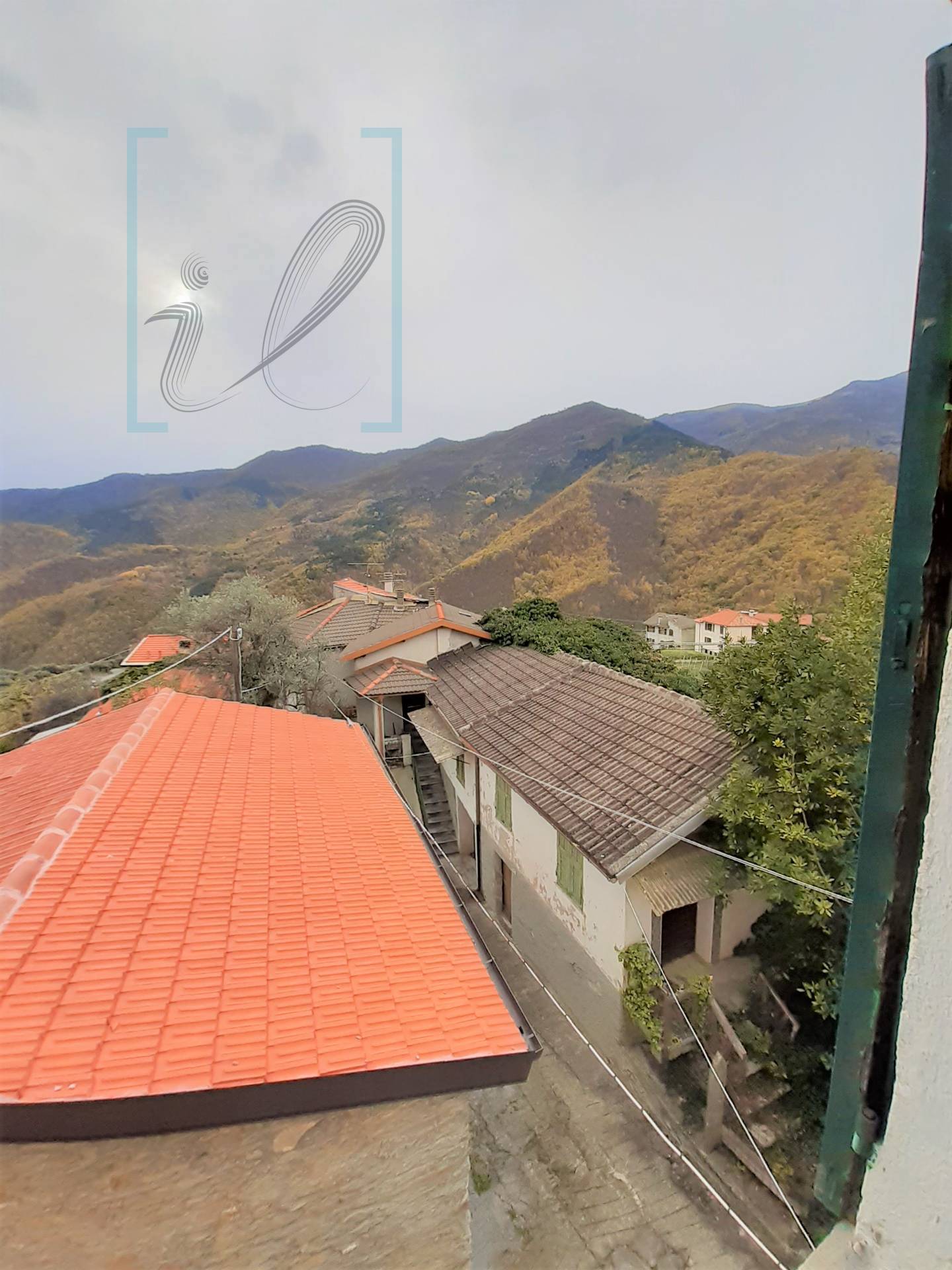 Rustico in vendita a Pornassio, Villa