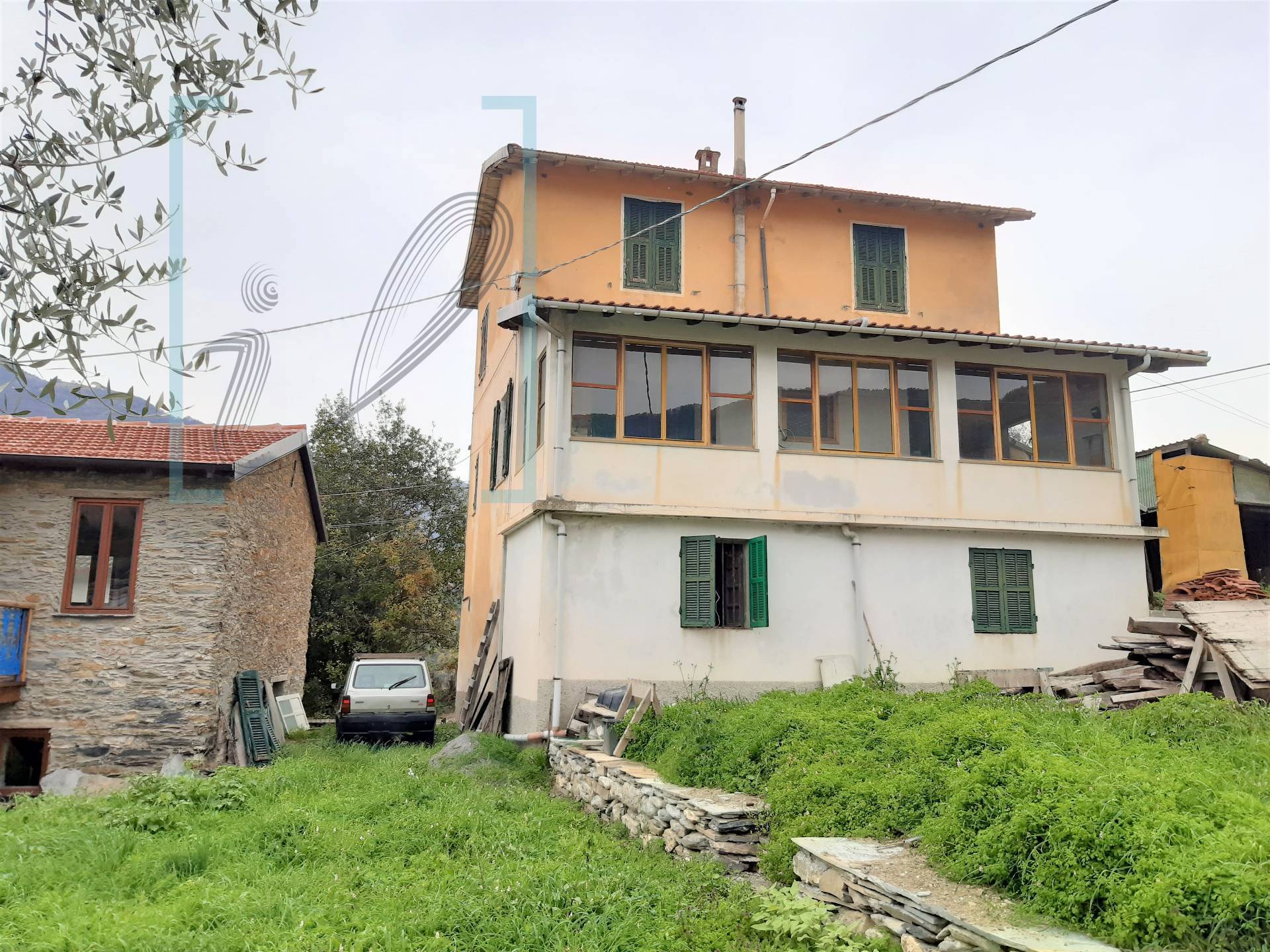 Rustico in vendita a Pornassio, Villa