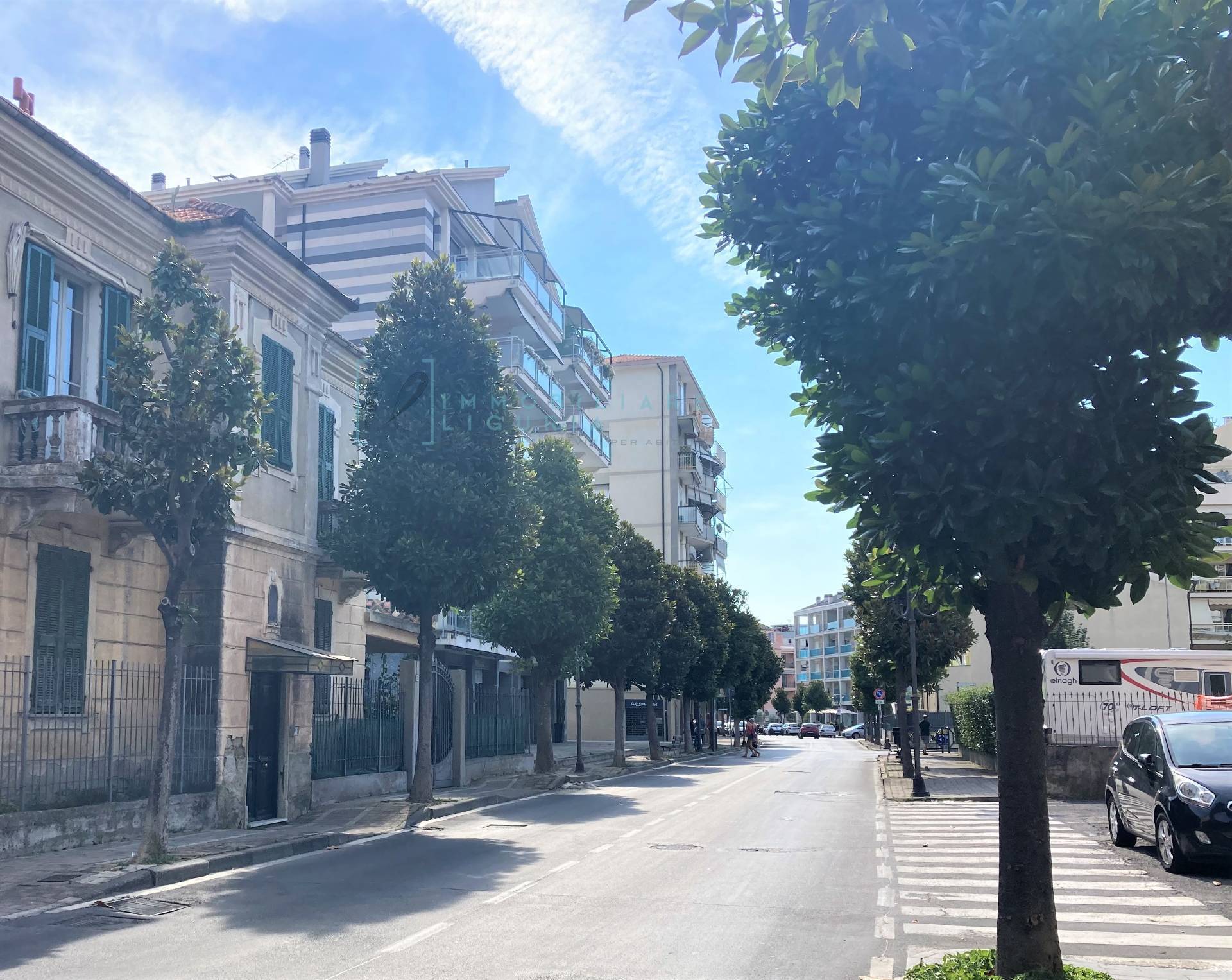 Box o garage in vendita a Albenga, Centro