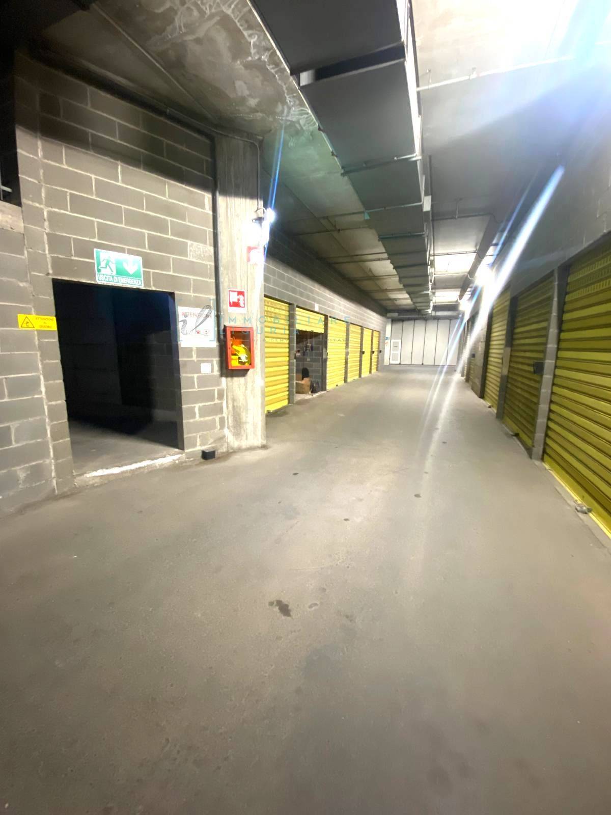 Box o garage in vendita a Albenga