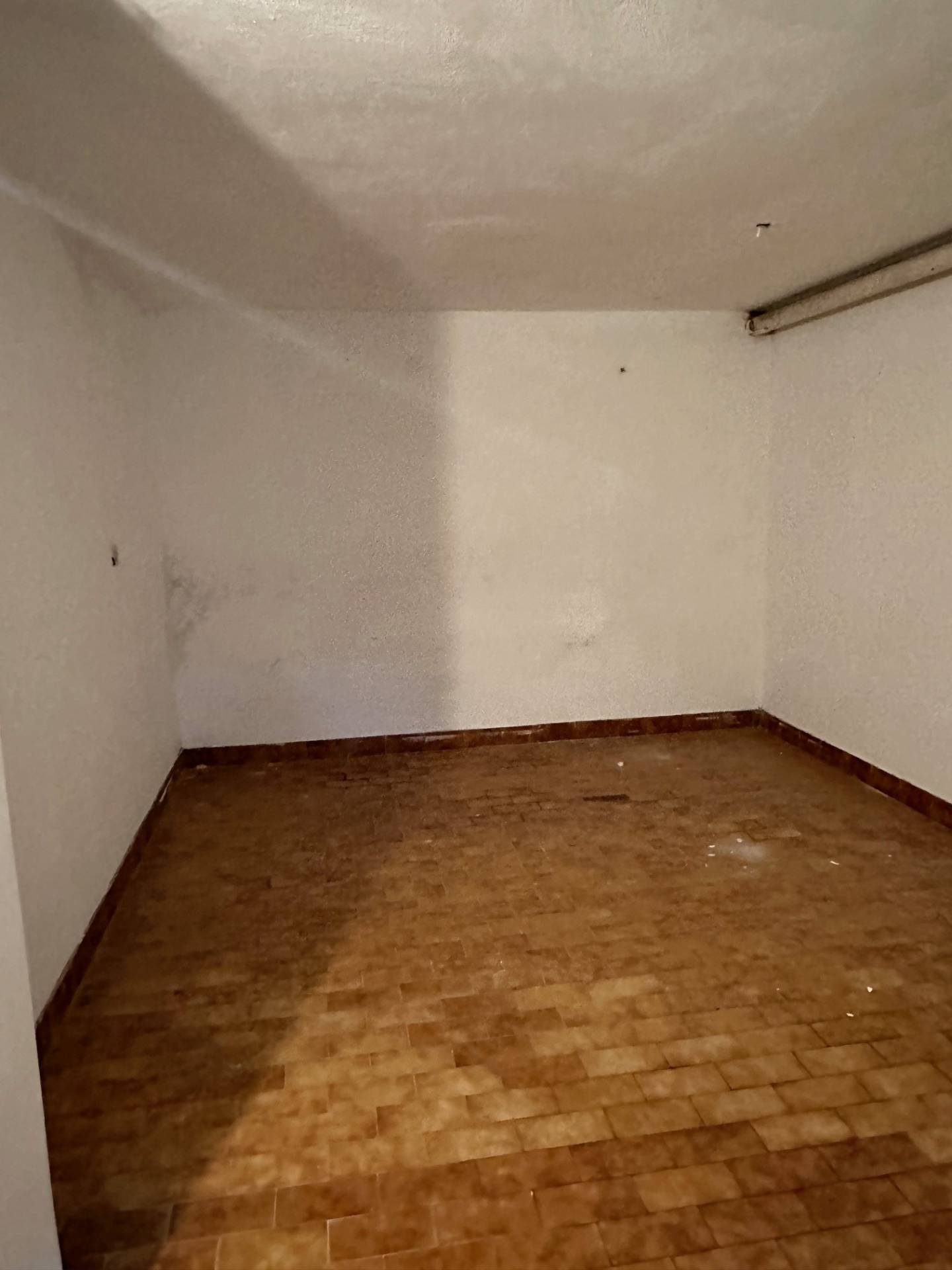 Box o garage in vendita a Albenga