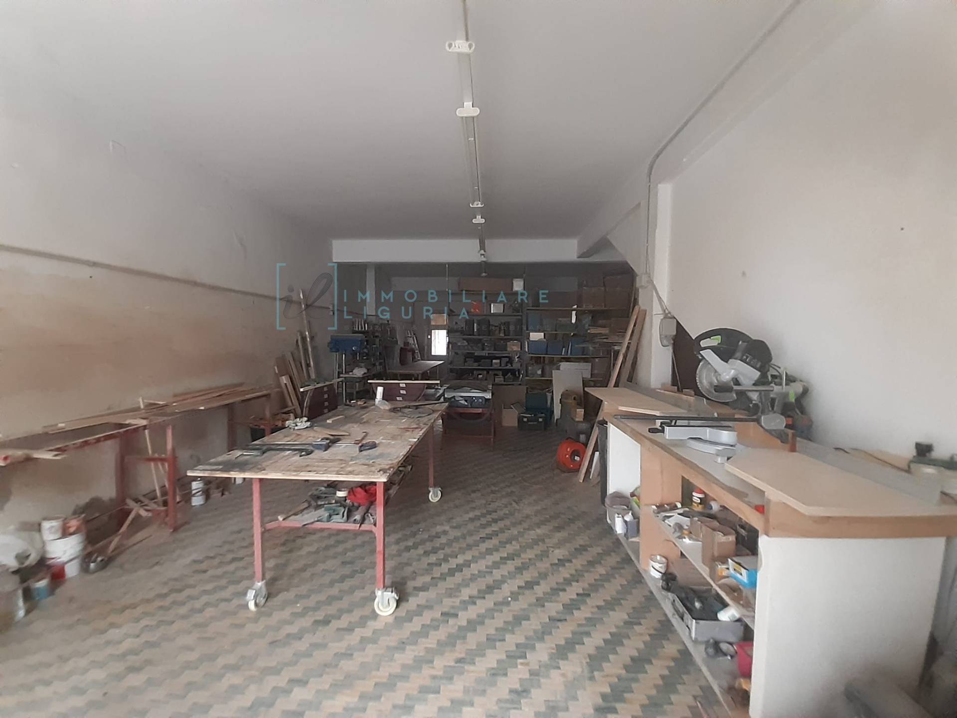 Locale commerciale in vendita a Ortovero