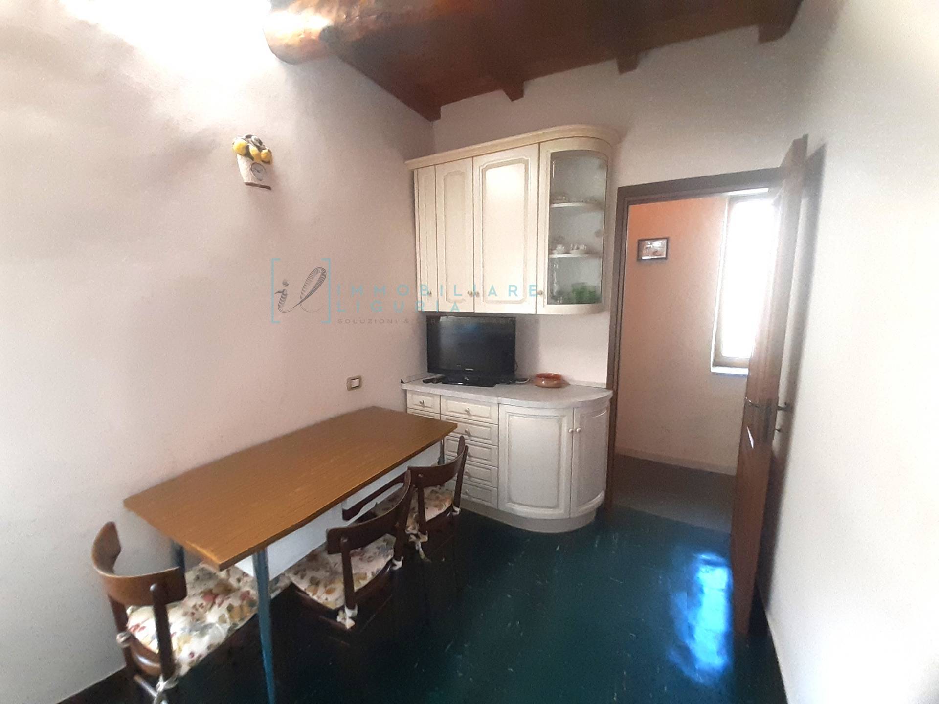 Casa singola in vendita a Rezzo, Cenova