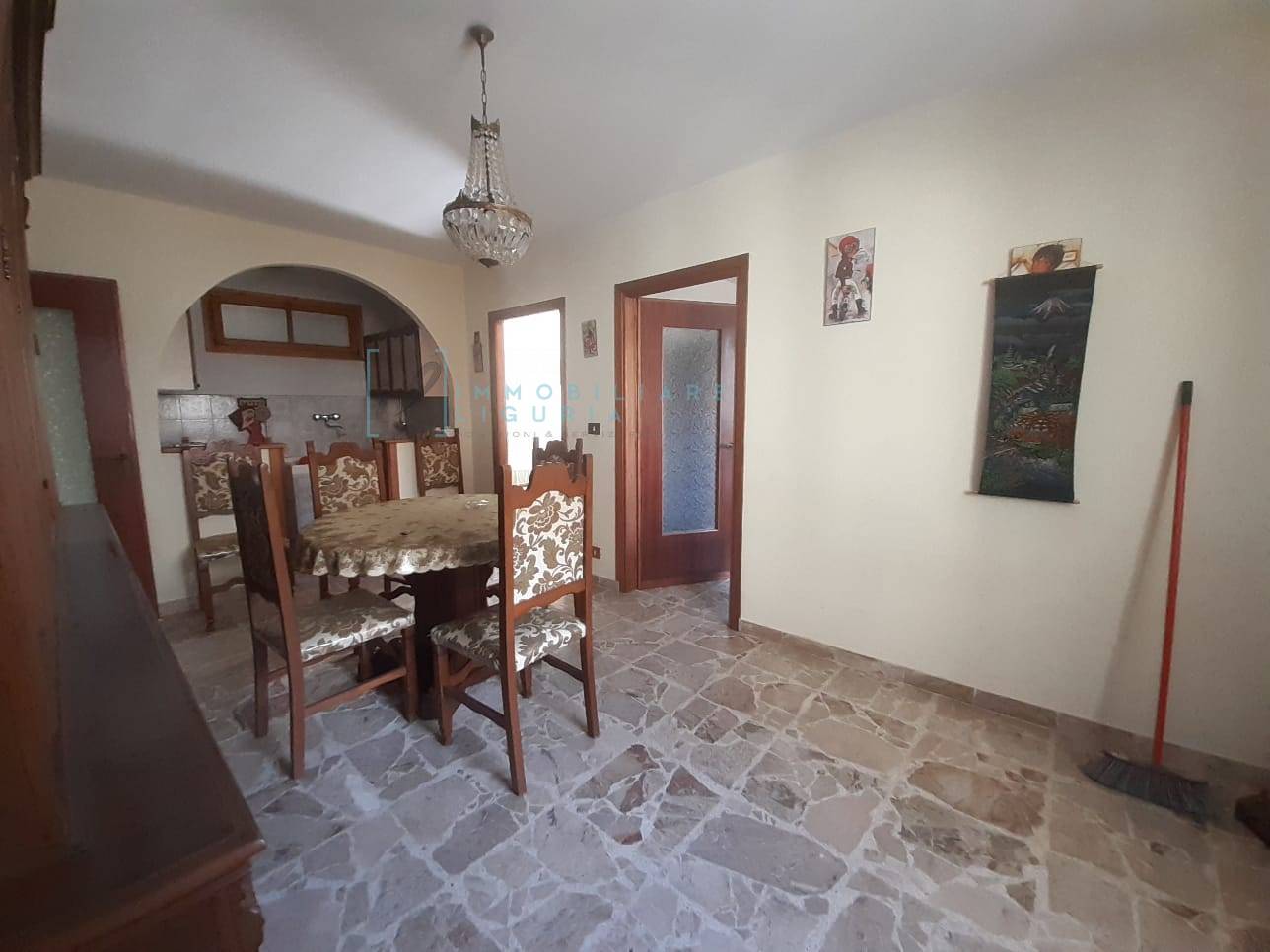 Appartamento in vendita a Rezzo, Cenova