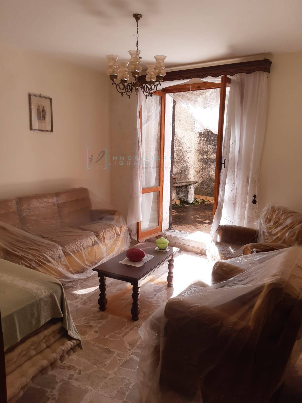 Appartamento in vendita a Rezzo, Cenova