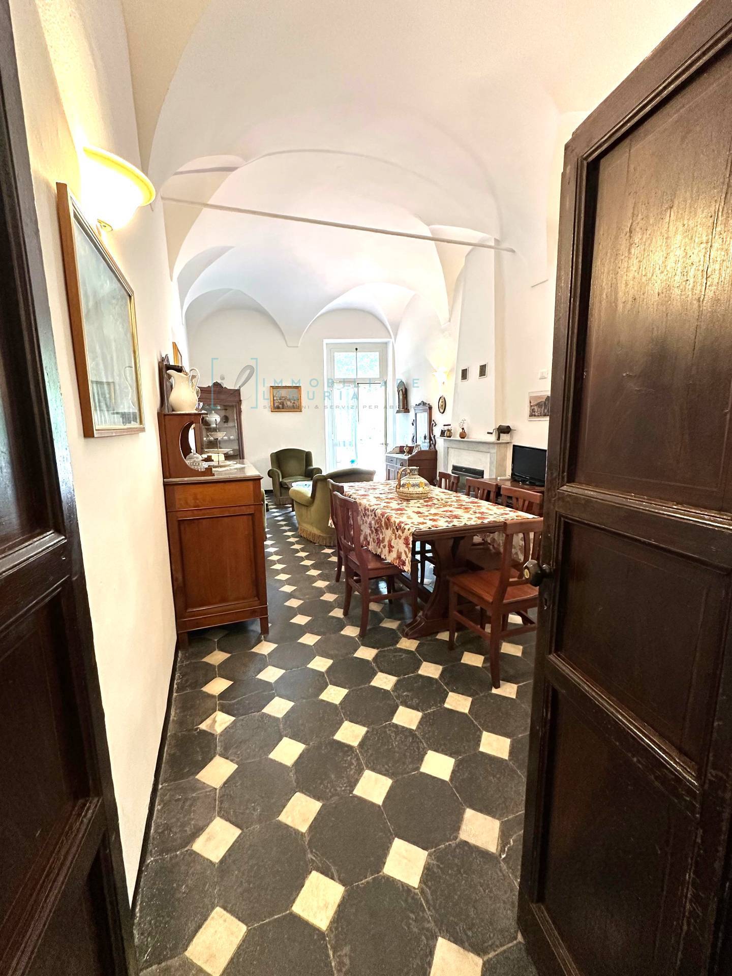 Appartamento in vendita a Zuccarello