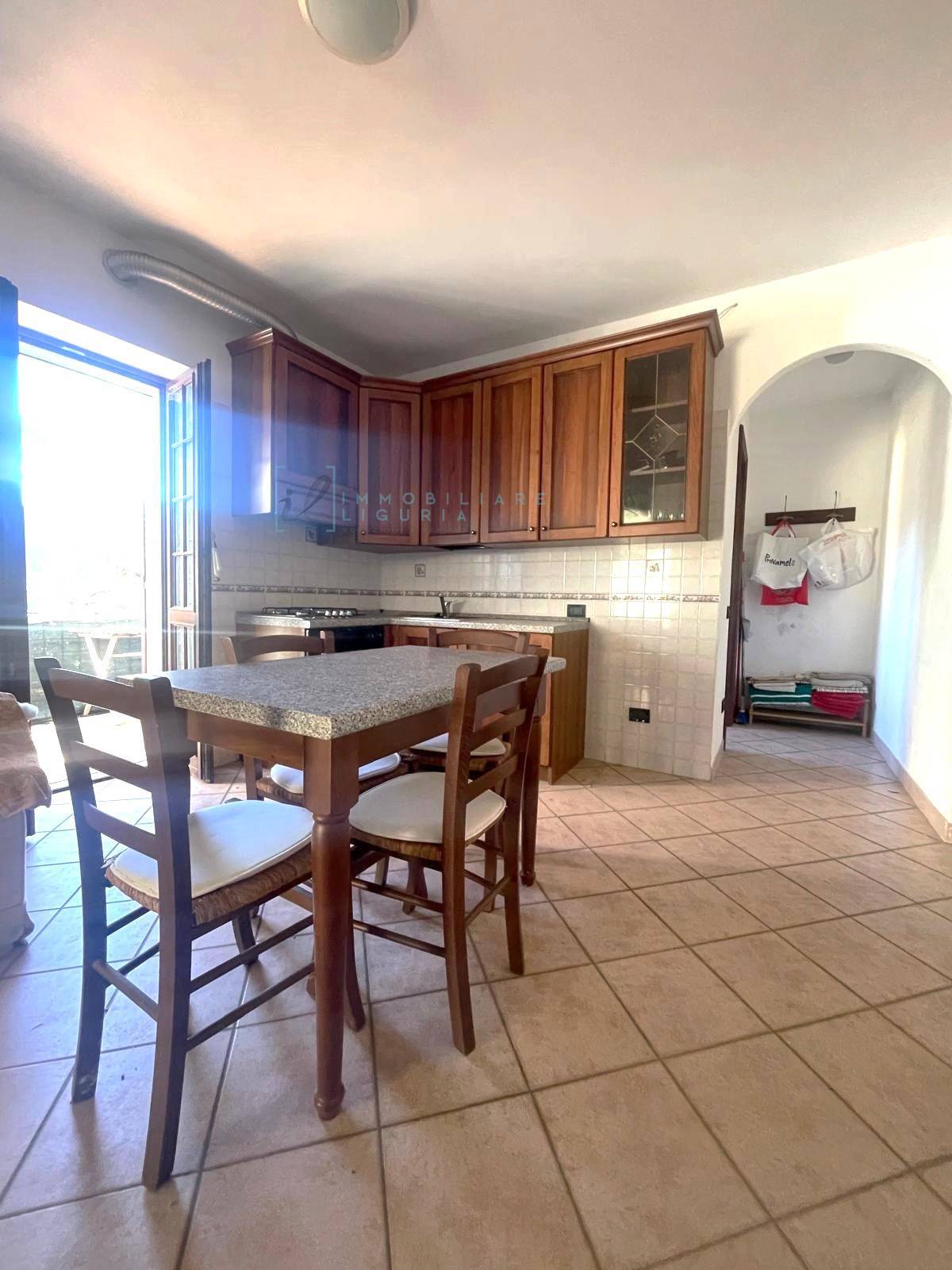 Rustico in vendita a Pieve di Teco, Trovasta