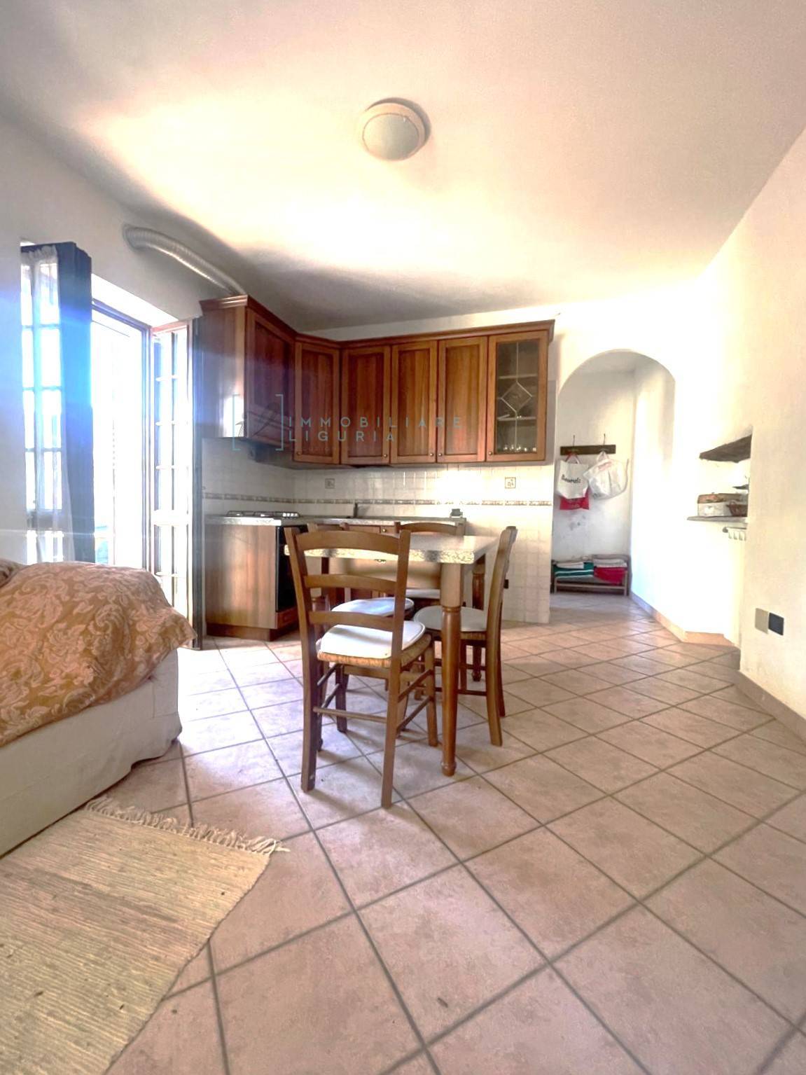 Rustico in vendita a Pieve di Teco, Trovasta