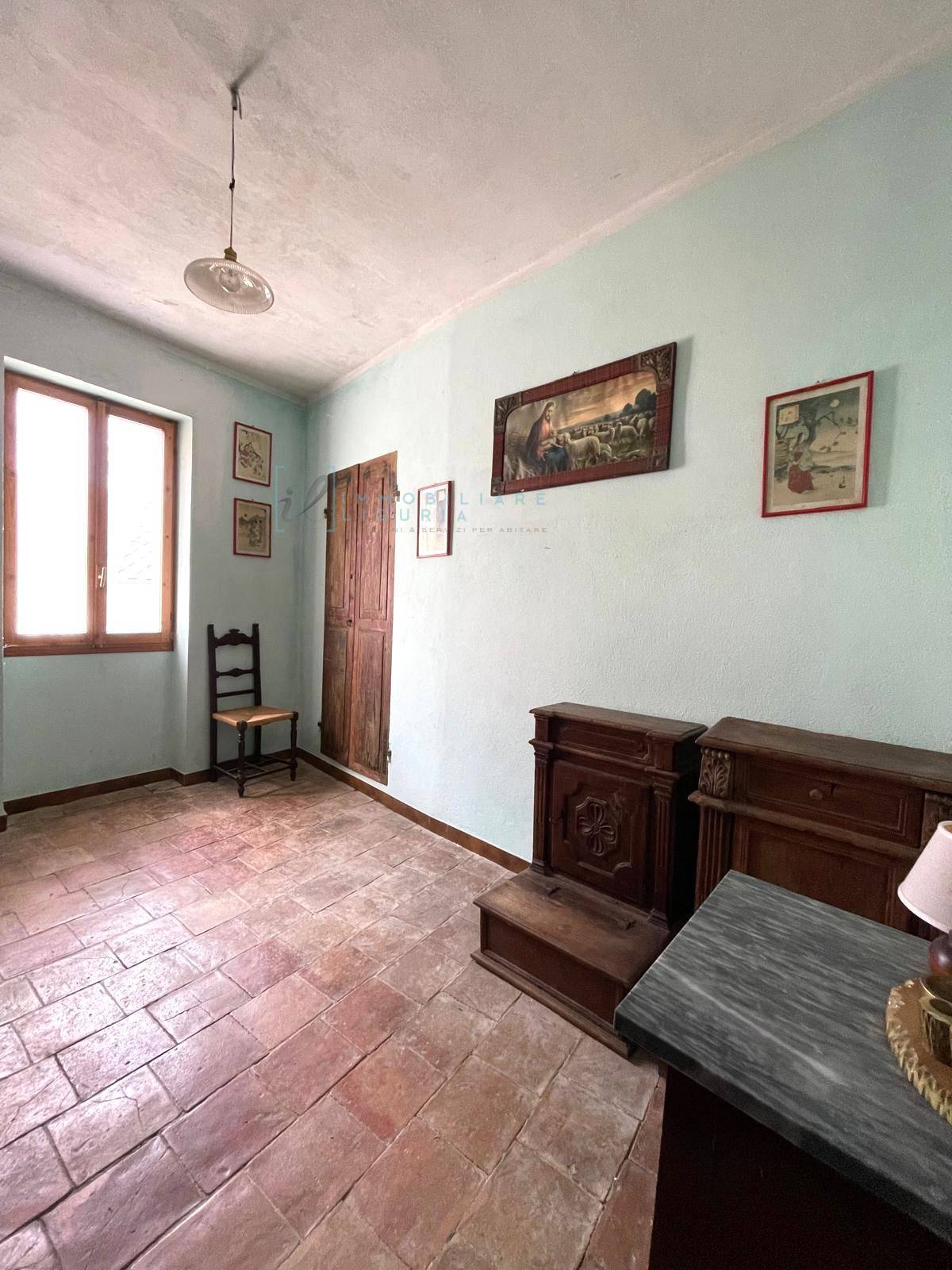 Rustico in vendita a Pieve di Teco, Trovasta