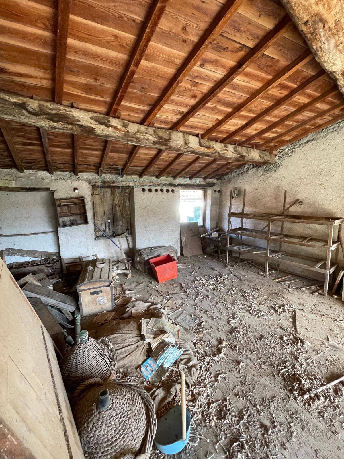 Rustico in vendita a Pornassio, Ponti