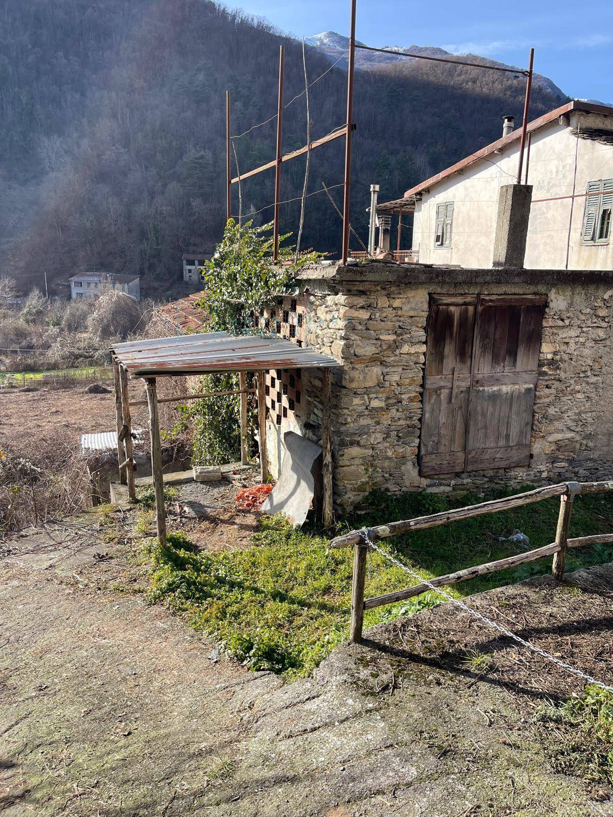 Rustico in vendita a Pornassio, Ponti