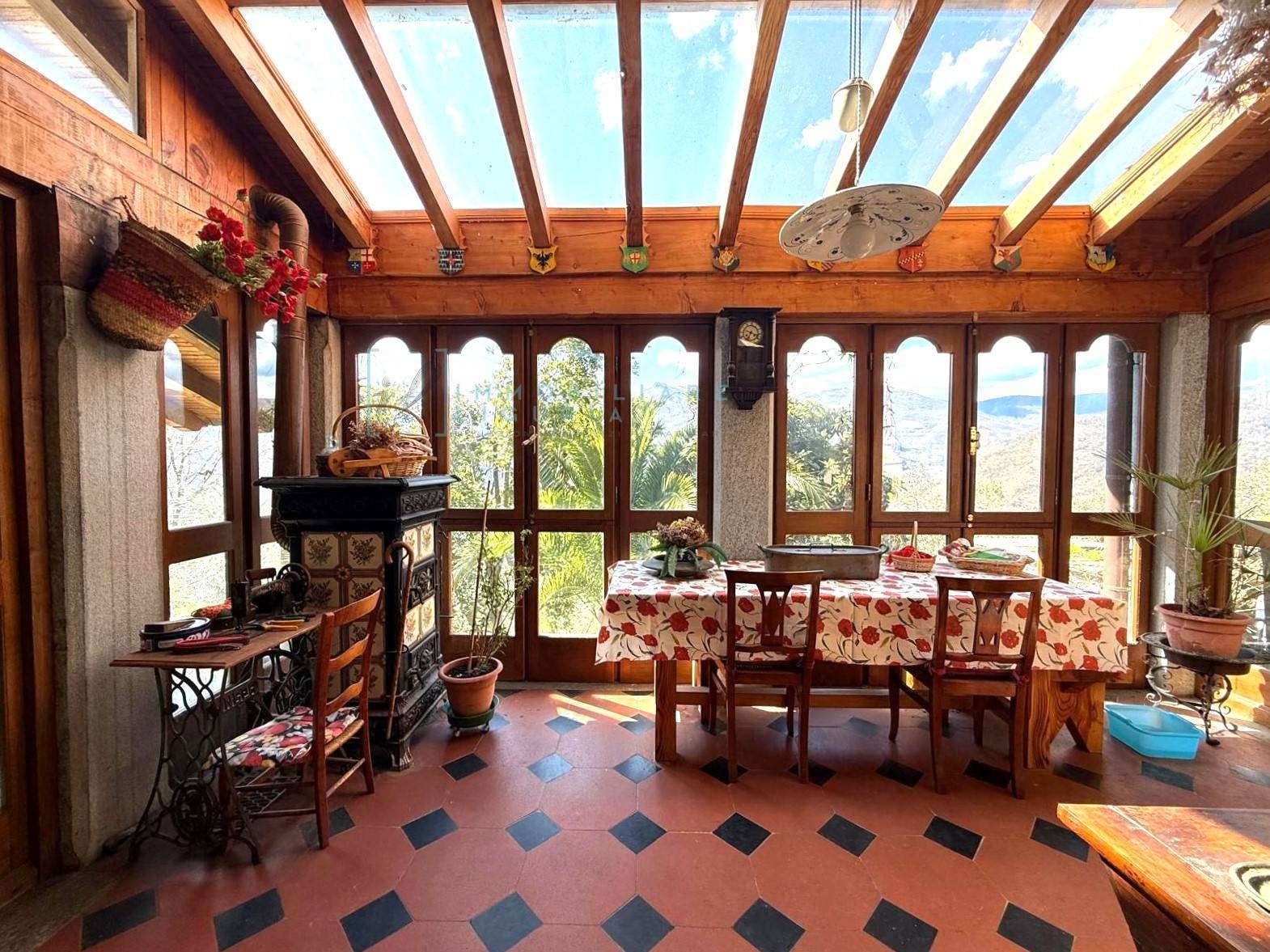 Villa in vendita a Pieve di Teco, Lovegno