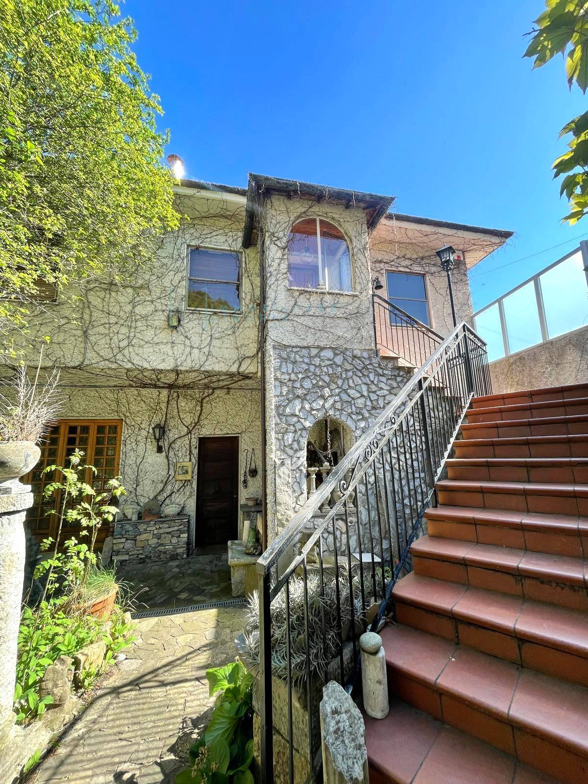 Casa singola in vendita a Pornassio, San Luigi